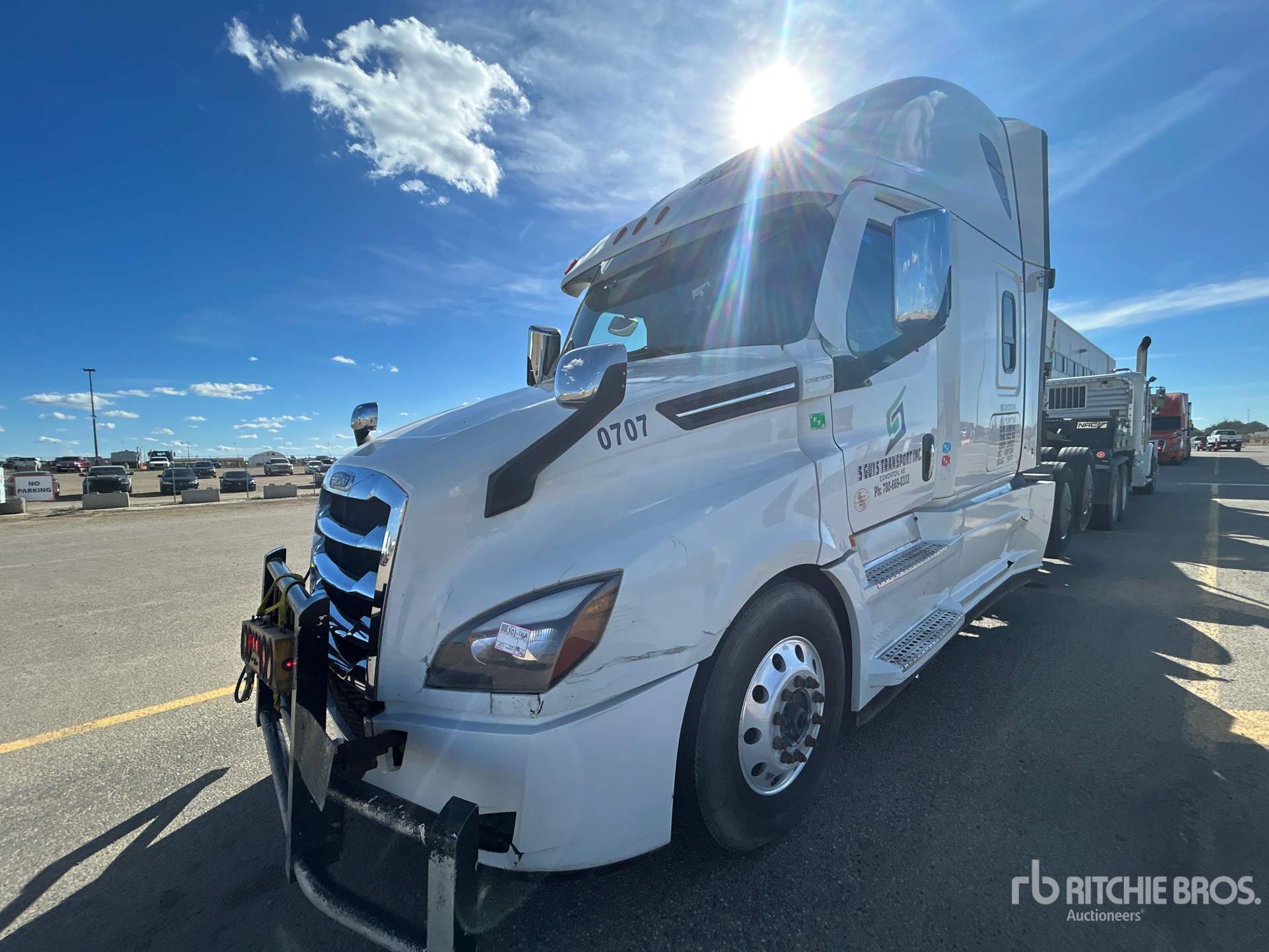 2023 Freightliner CASCADIA 126