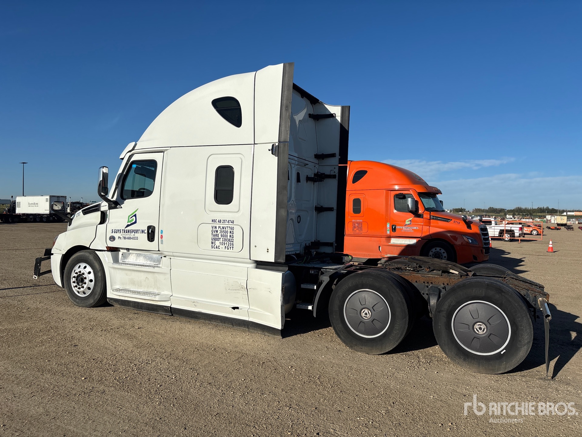 2023 Freightliner CASCADIA 126