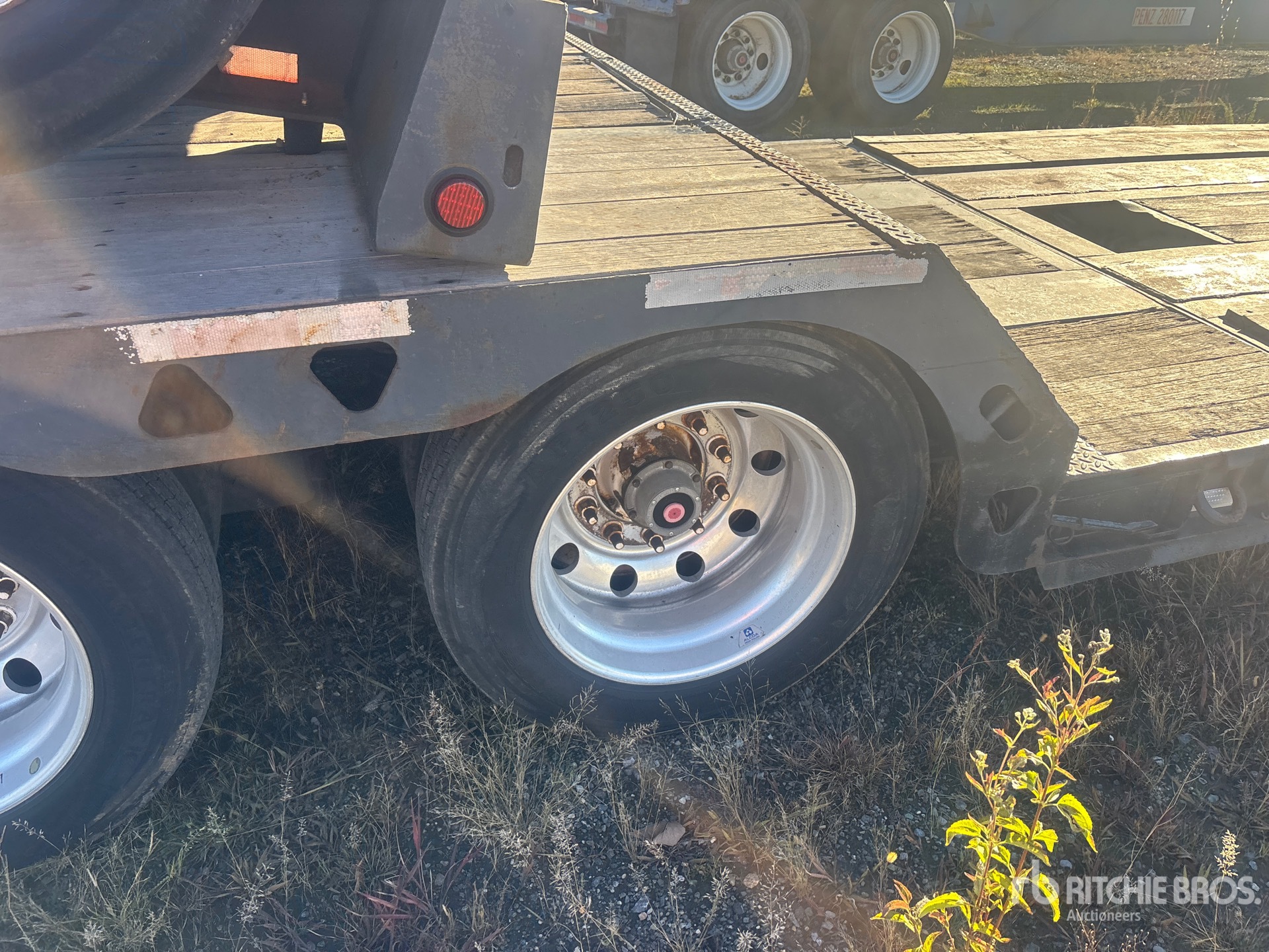 2006 Trail King TL80MED482