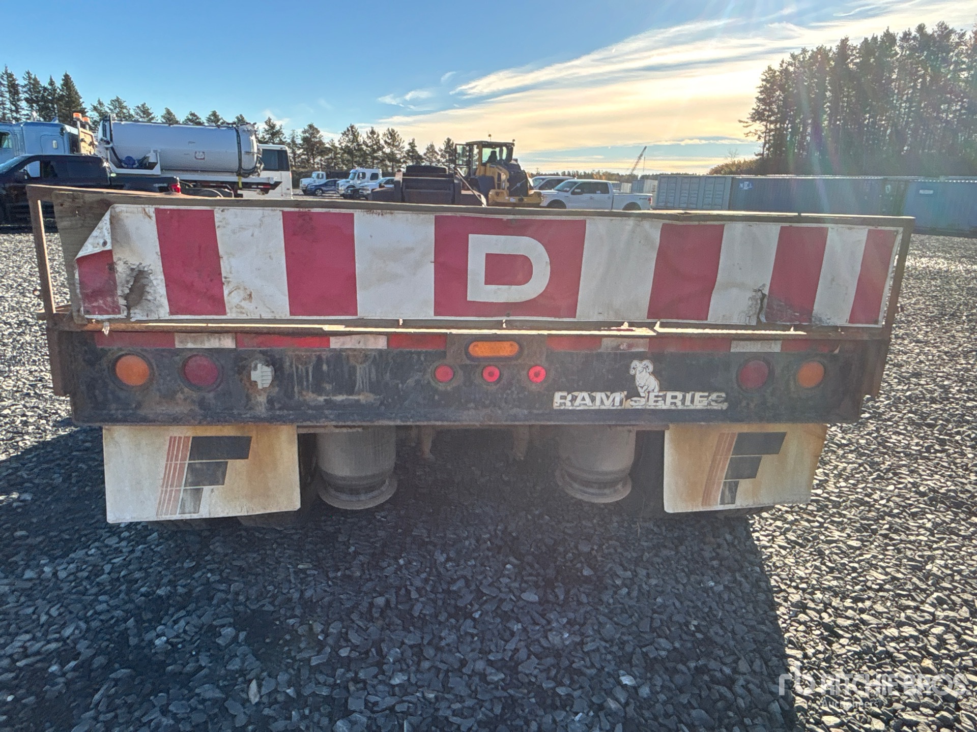 2003 Fontaine TRI/A REMOVABLE GOOSENECK