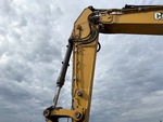 Hydraulics with Auxiliary Hydraulic Plumbing