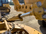 Hydraulics with Saddle Positioning Cylinder