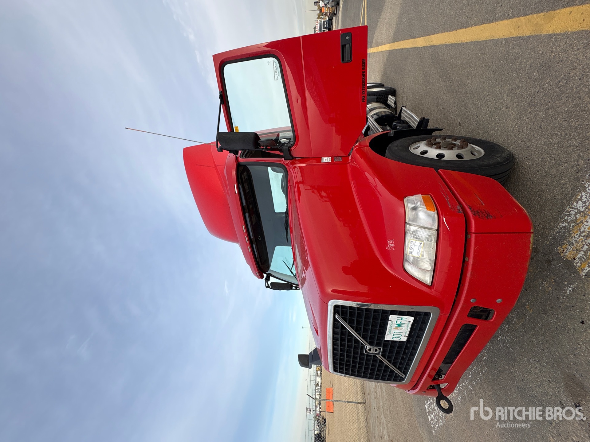 2017 Volvo VNM