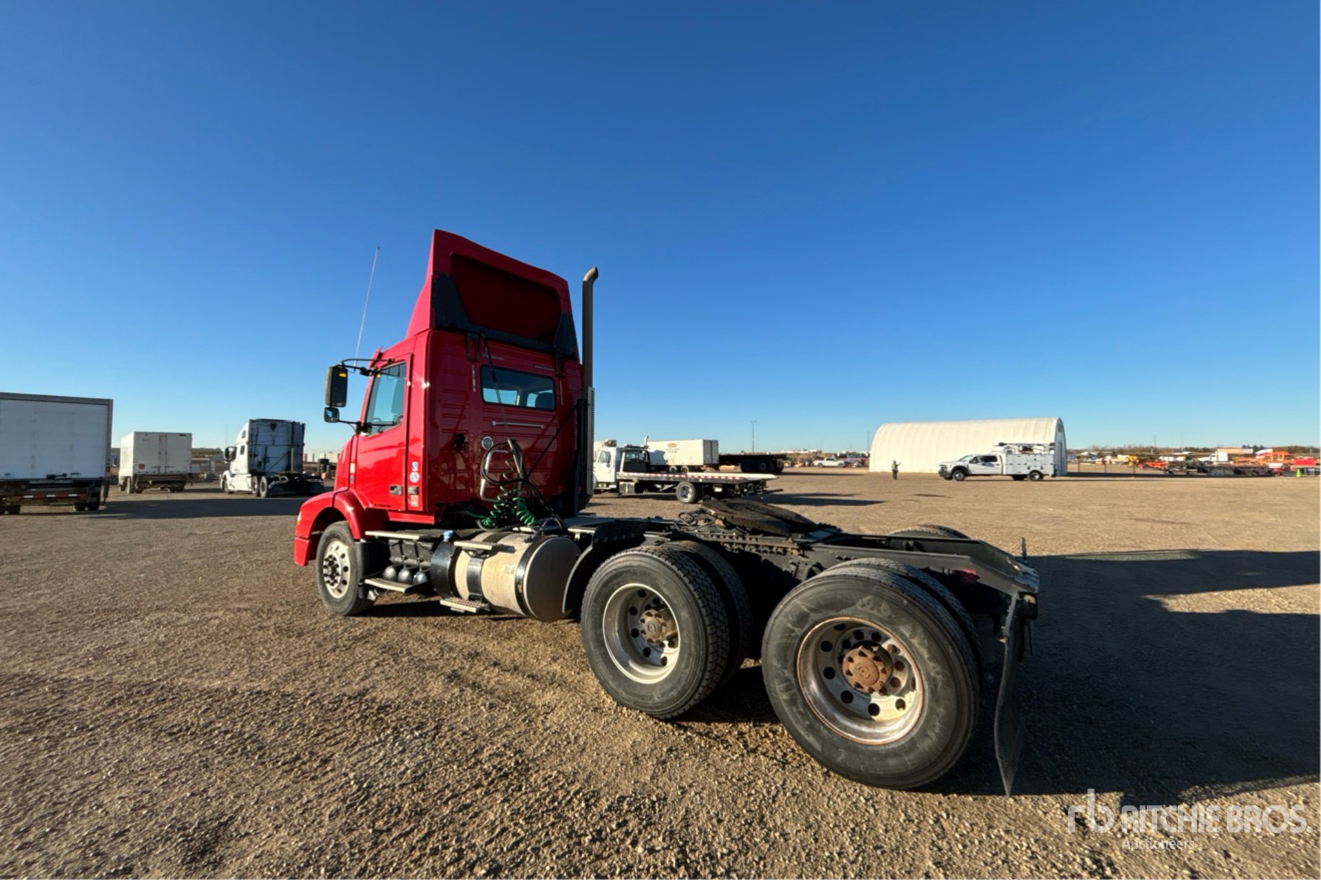 2017 Volvo VNM