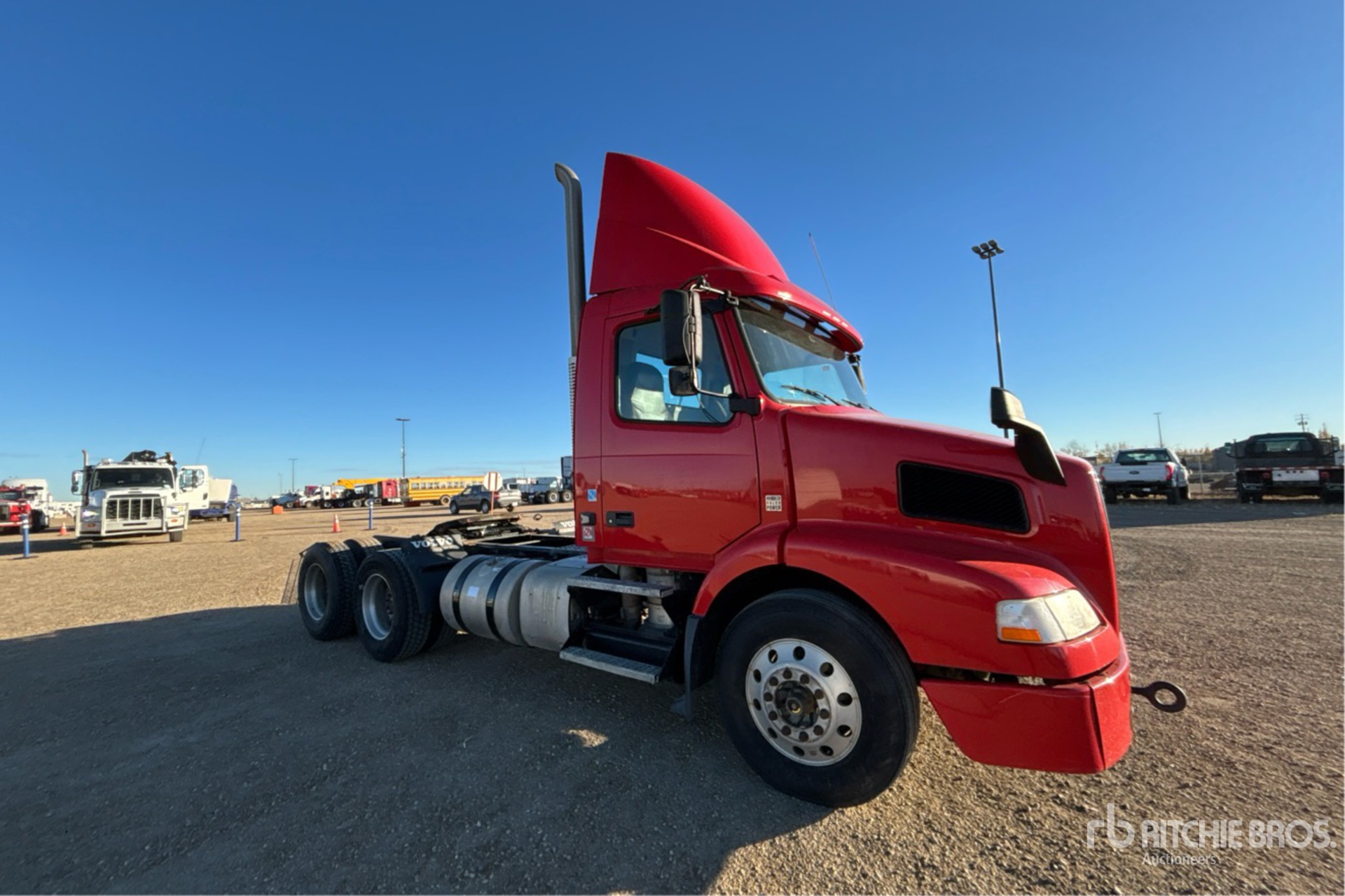 2017 Volvo VNM