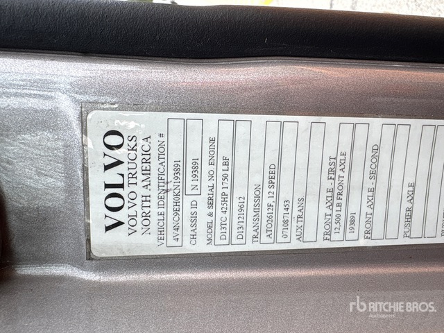 2019 Volvo VNL760 T/A Sleeper Truck Tractor
