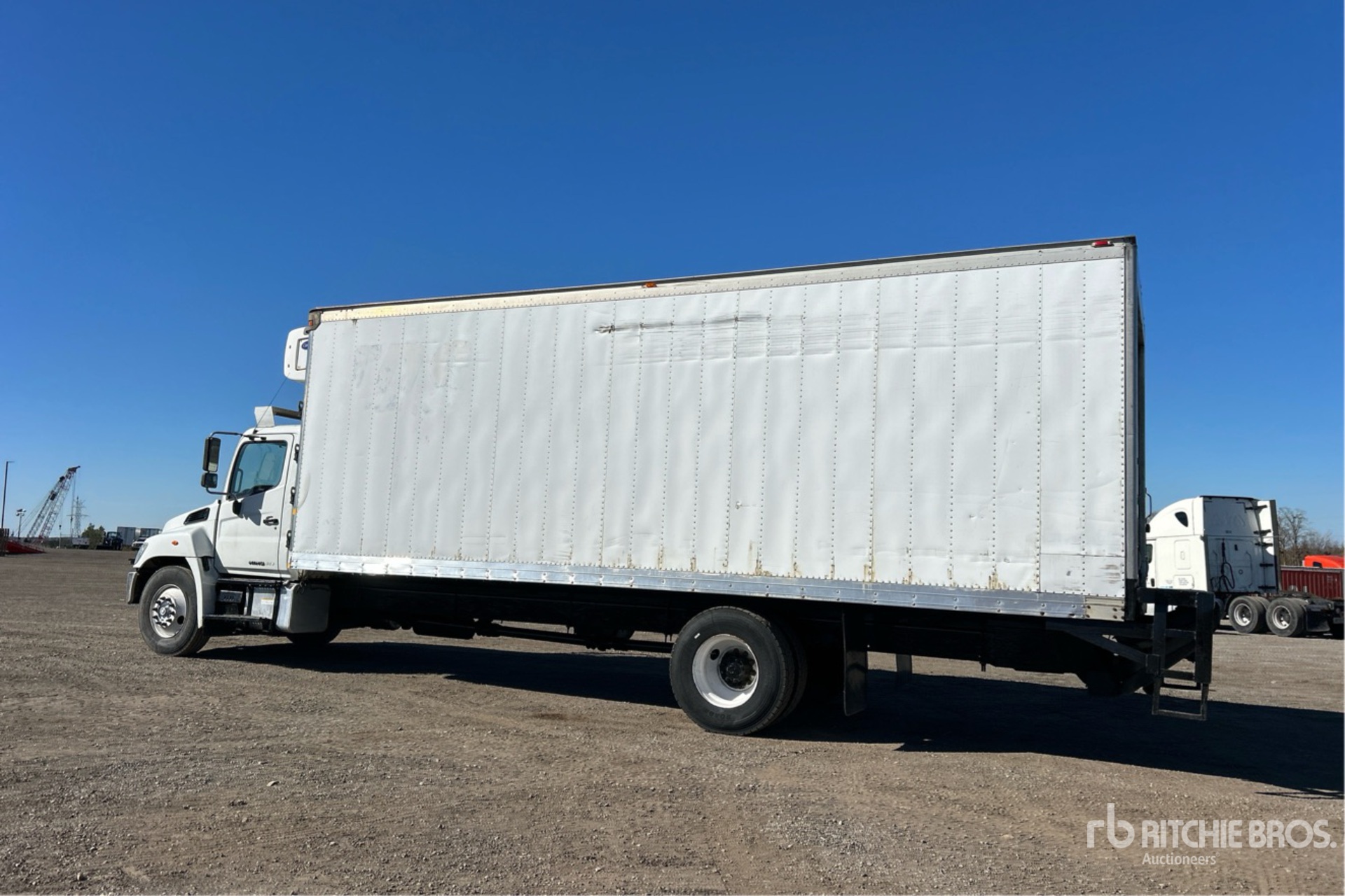 2017 Hino 338