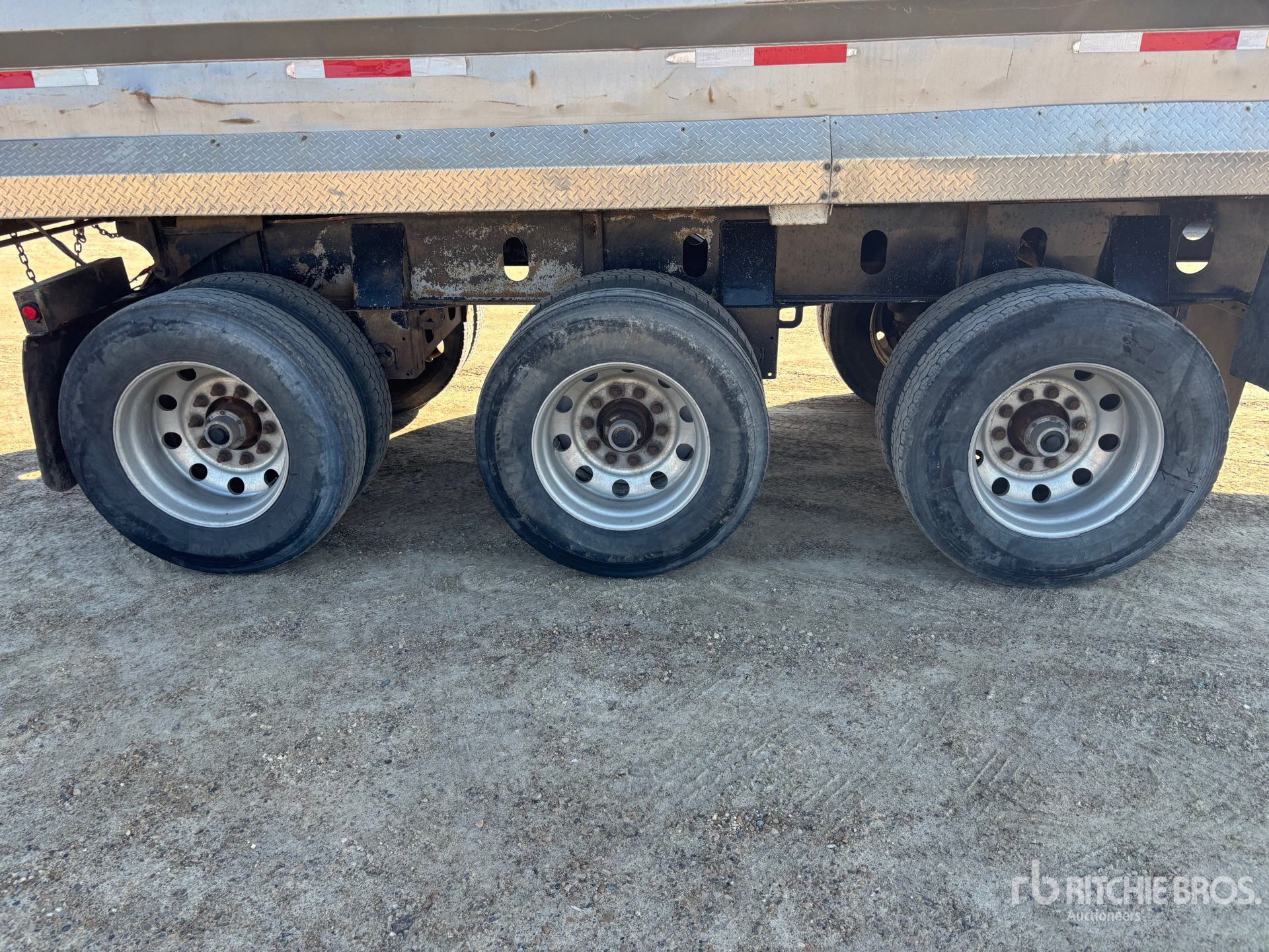2011 Arnes 31 FT TRI/A