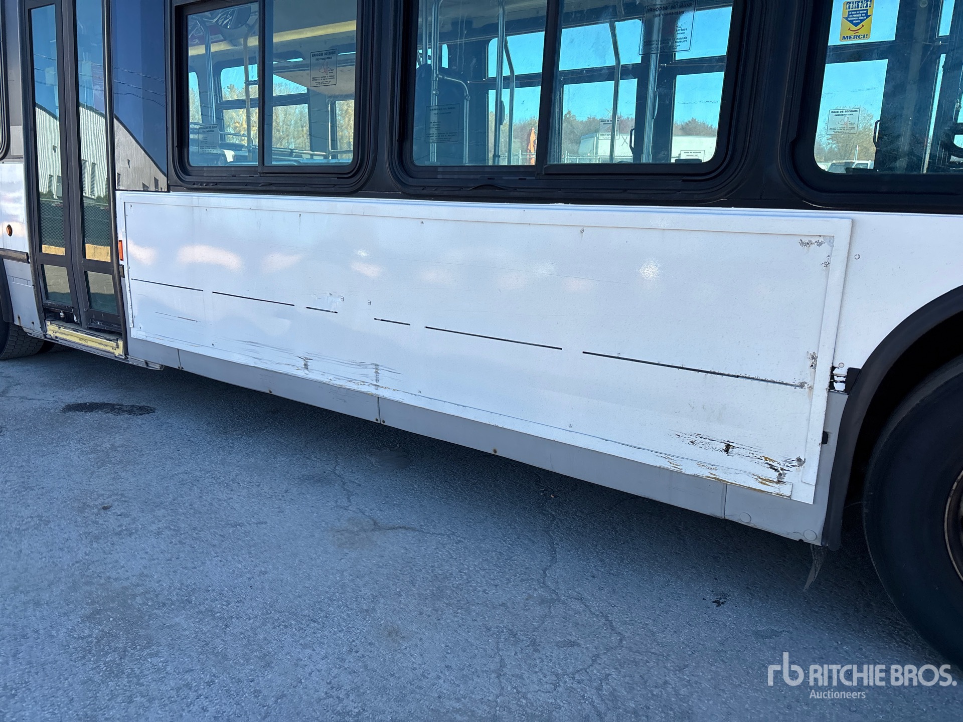2005 Novabus LFS L192