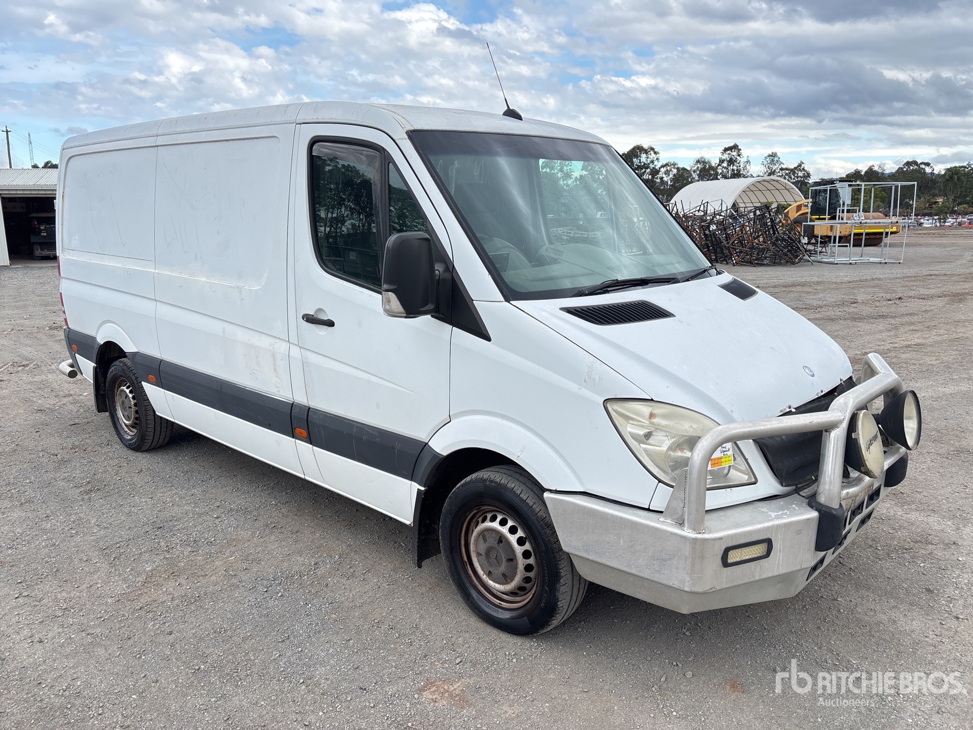 Photo of 2011 Mercedes-Benz SPRINTER