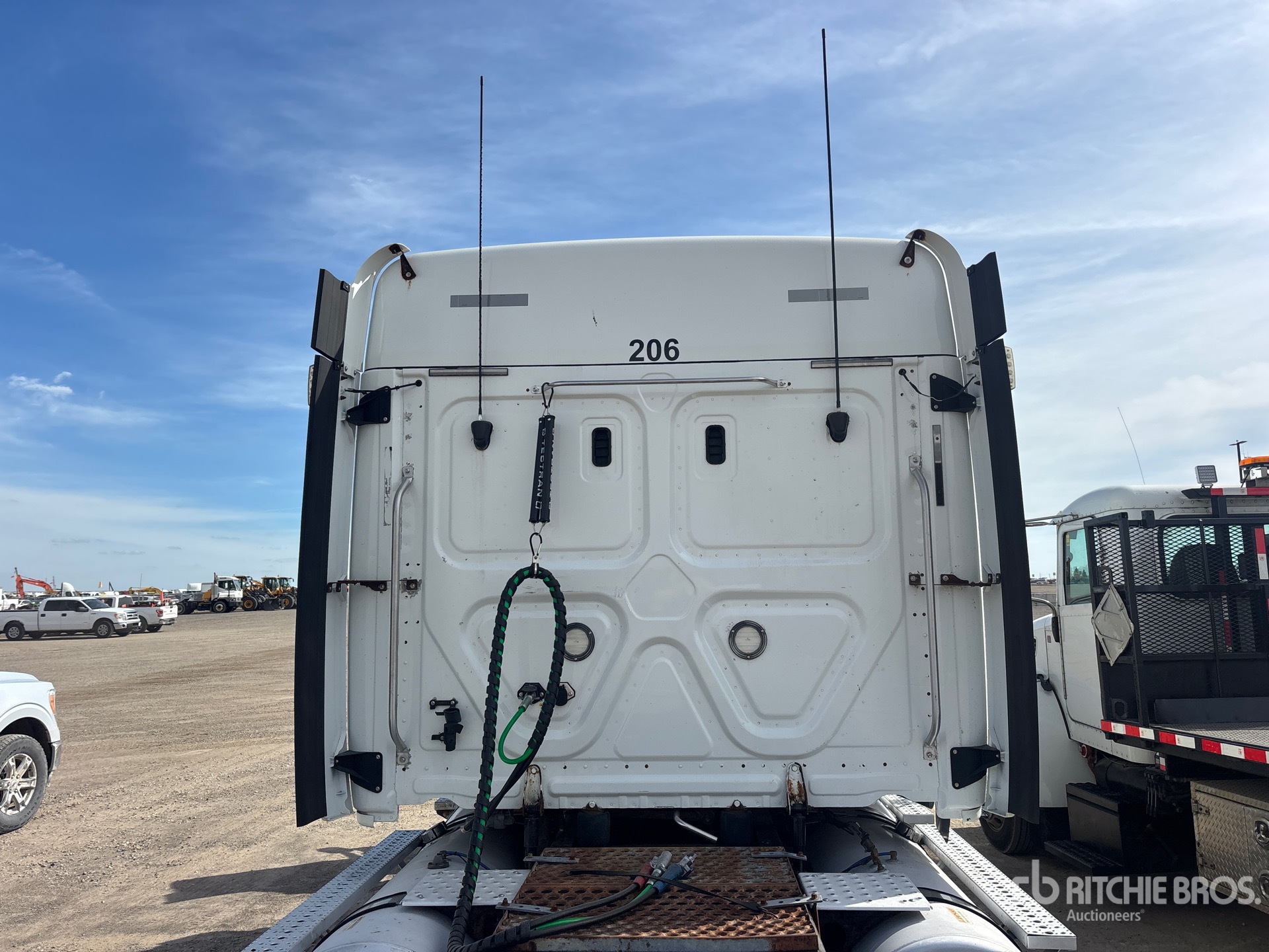 2018 Freightliner CASCADIA 113