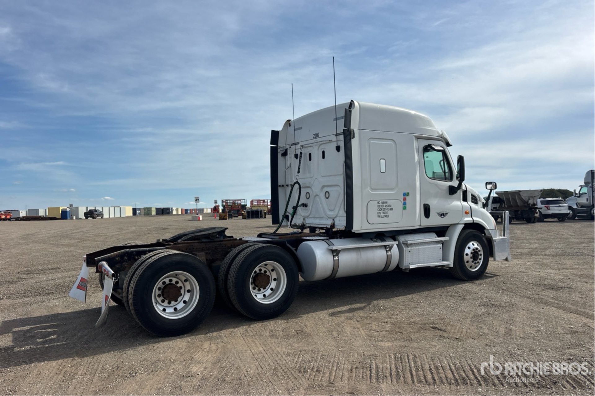 2018 Freightliner CASCADIA 113