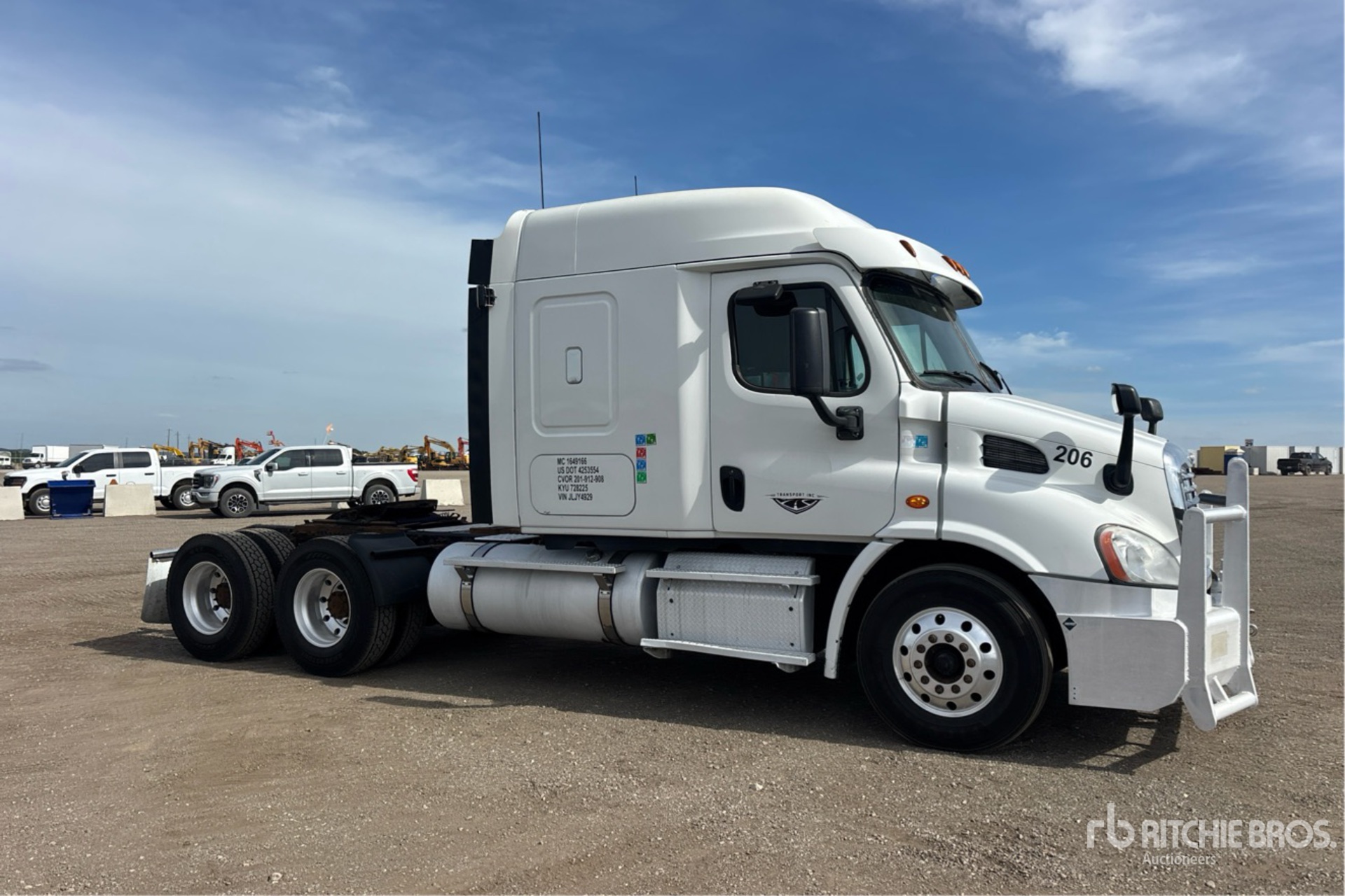 2018 Freightliner CASCADIA 113