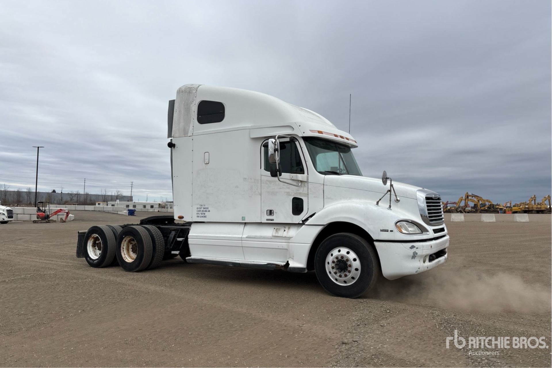 2005 Freightliner COLUMBIA 120