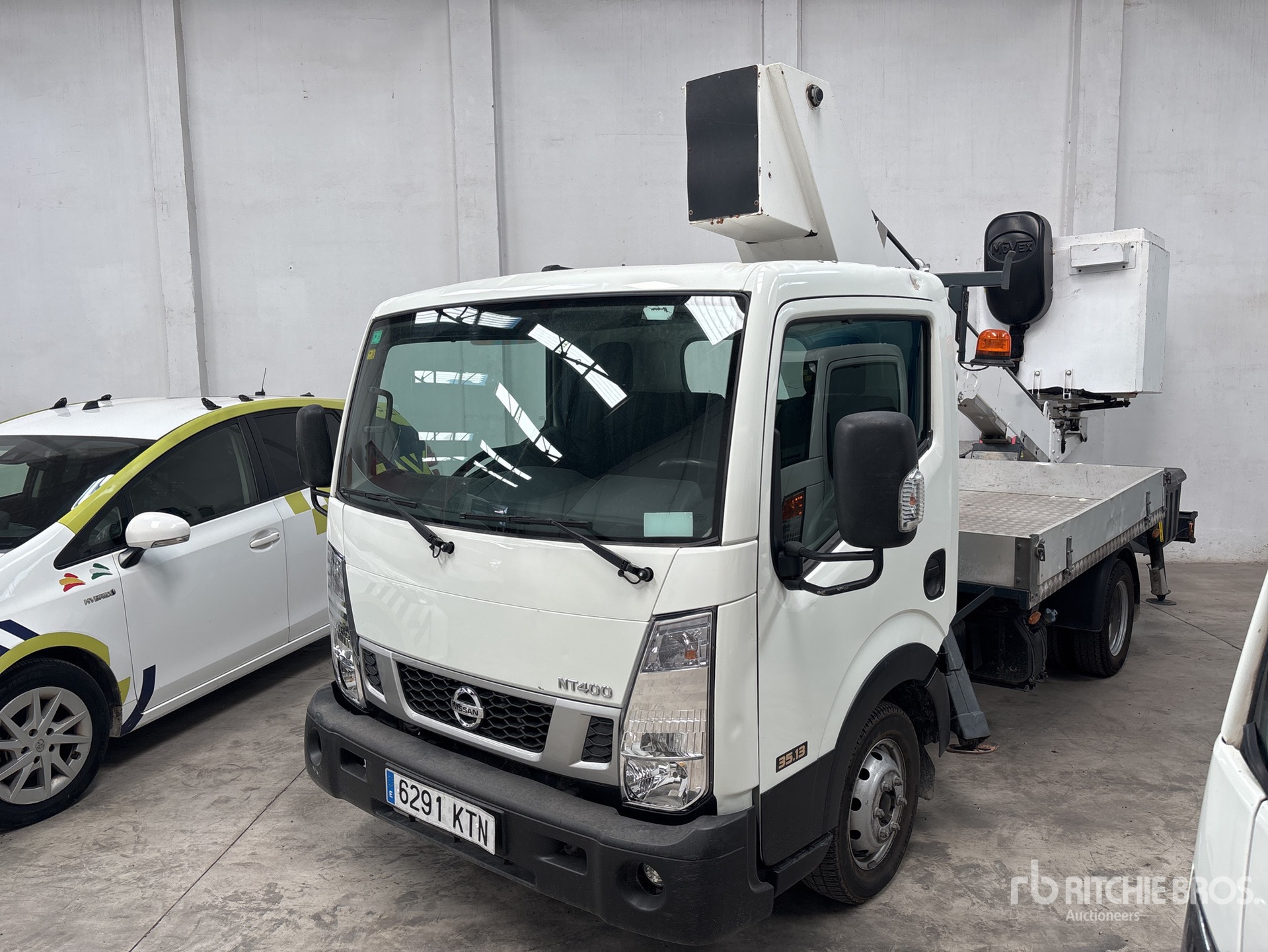 2019 Nissan NT400