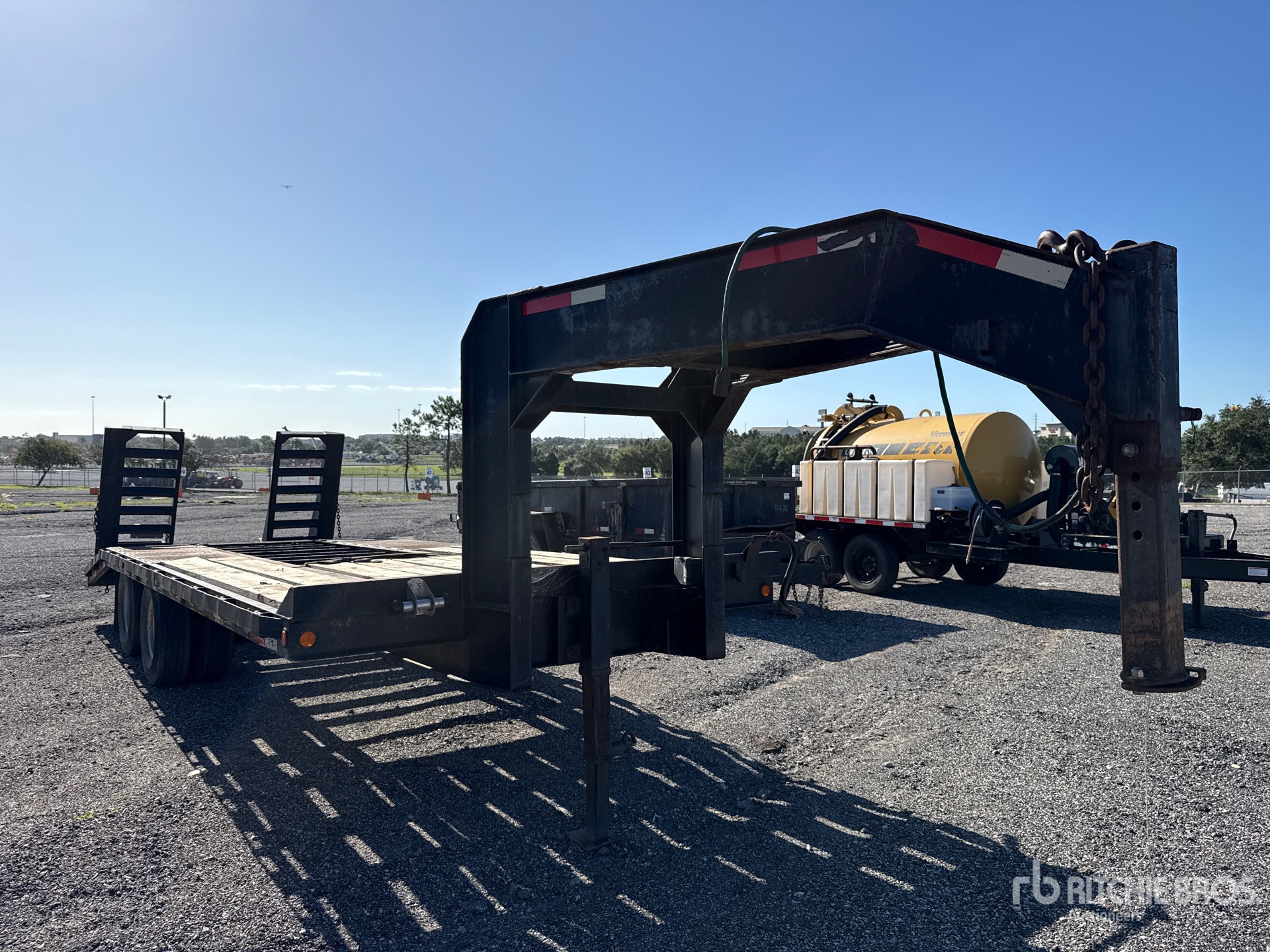 2007 Butler 28 FT T/A