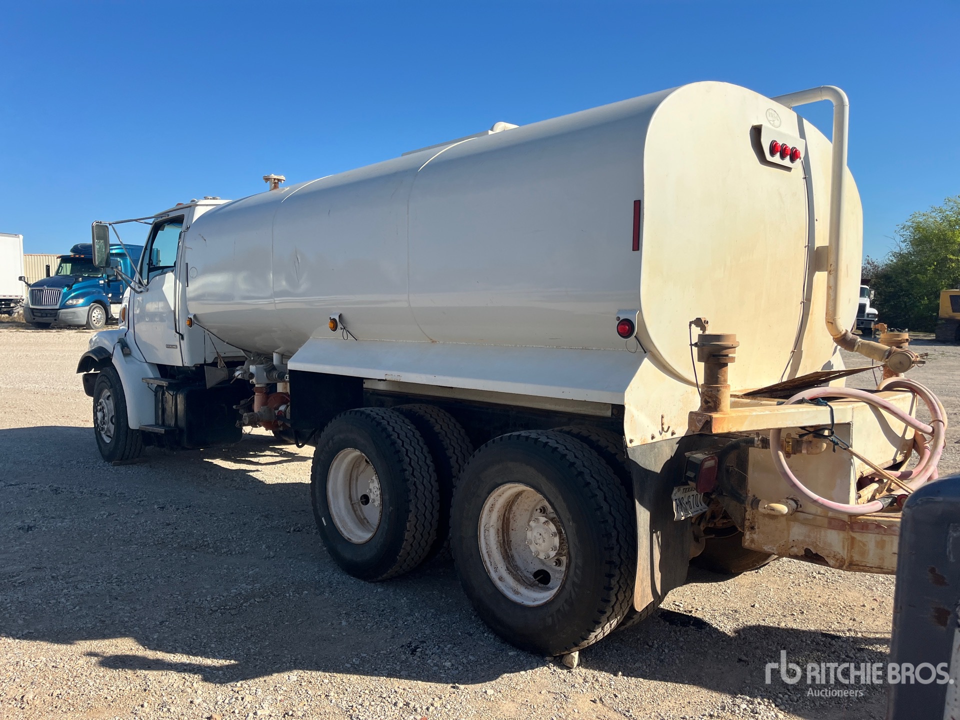 2000 Sterling L7501