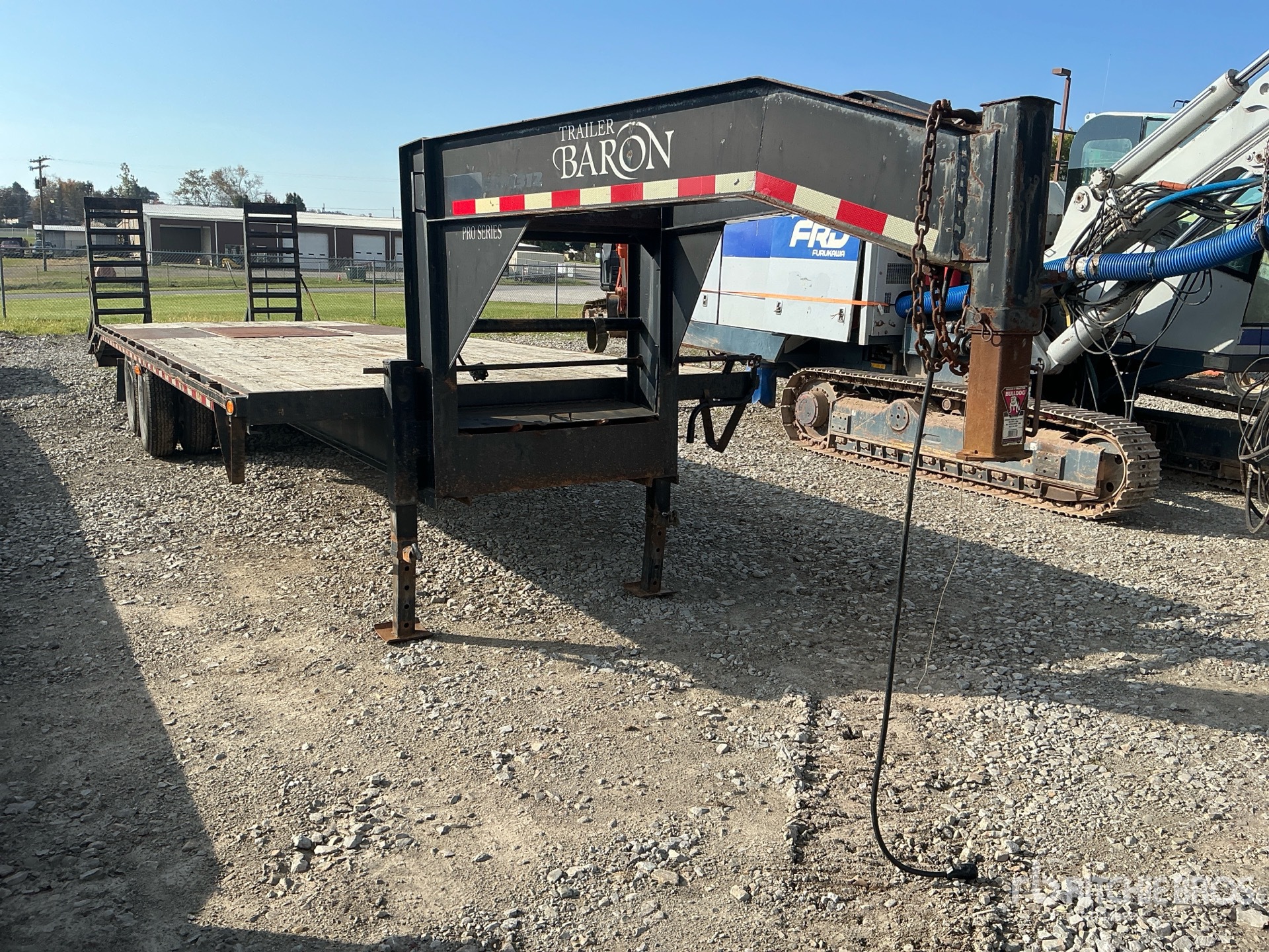2017 Quality Trailers 30 FT T/A GOOSENECK
