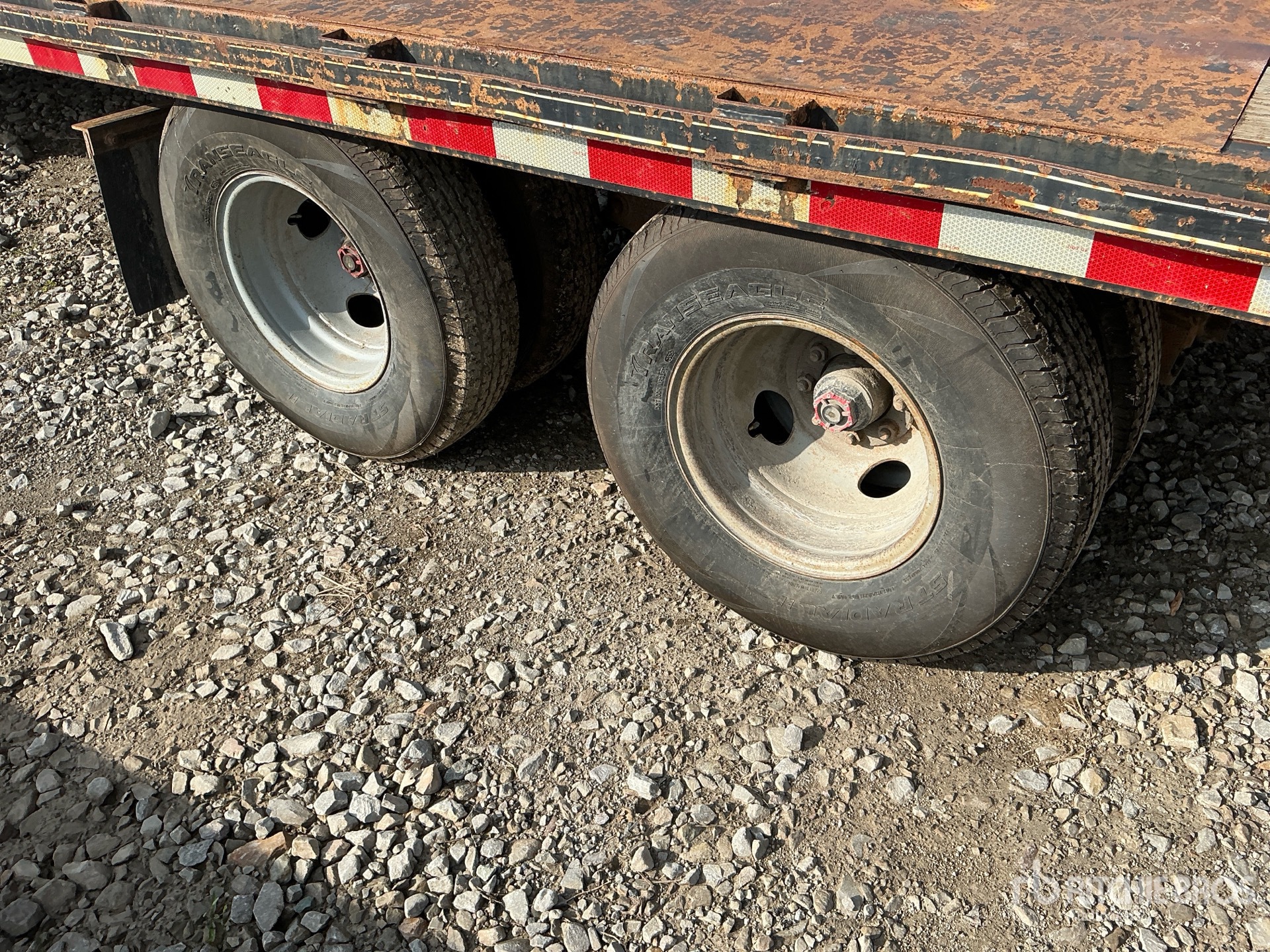 2017 Quality Trailers 30 FT T/A GOOSENECK
