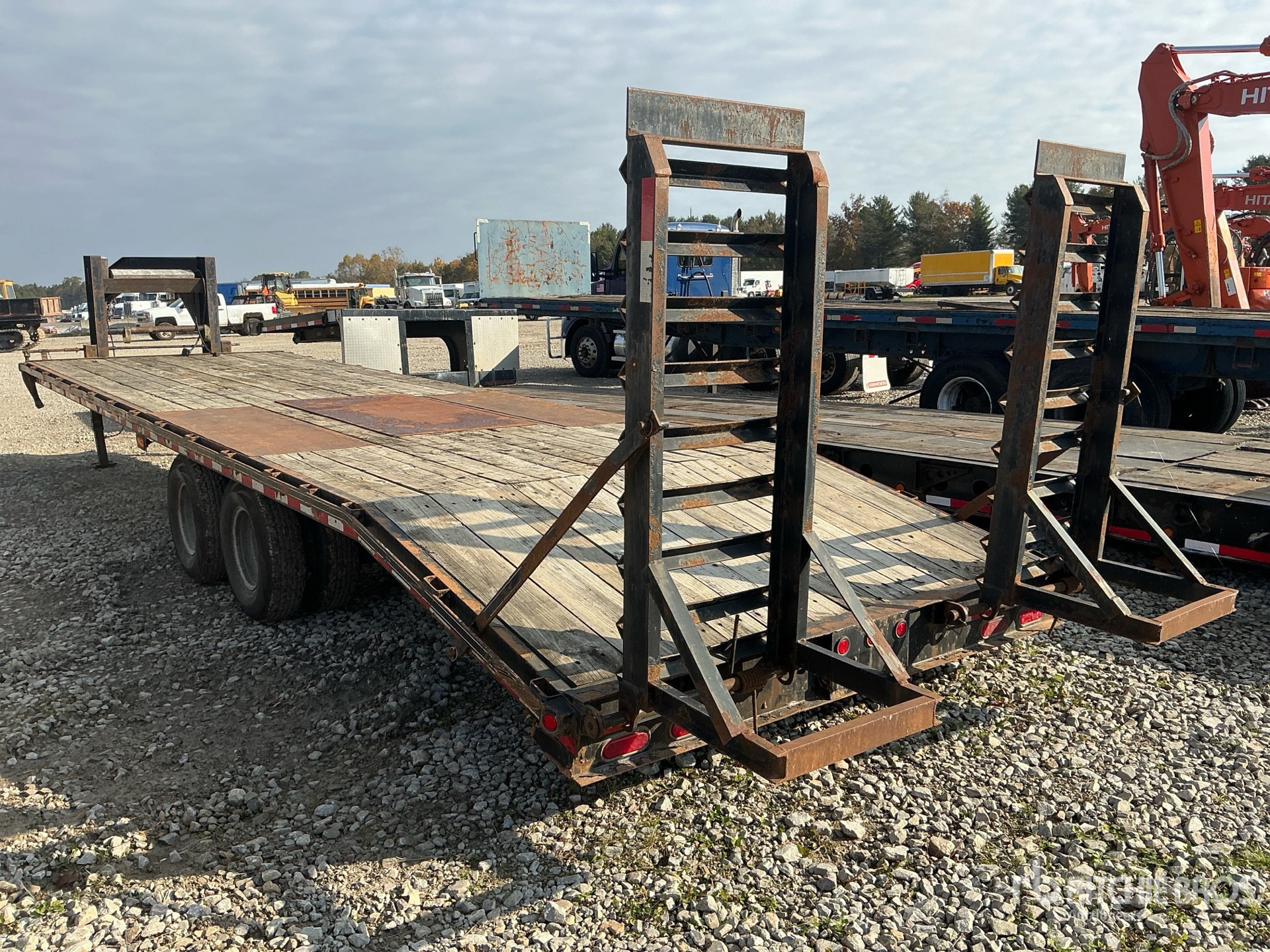 2017 Quality Trailers 30 FT T/A GOOSENECK