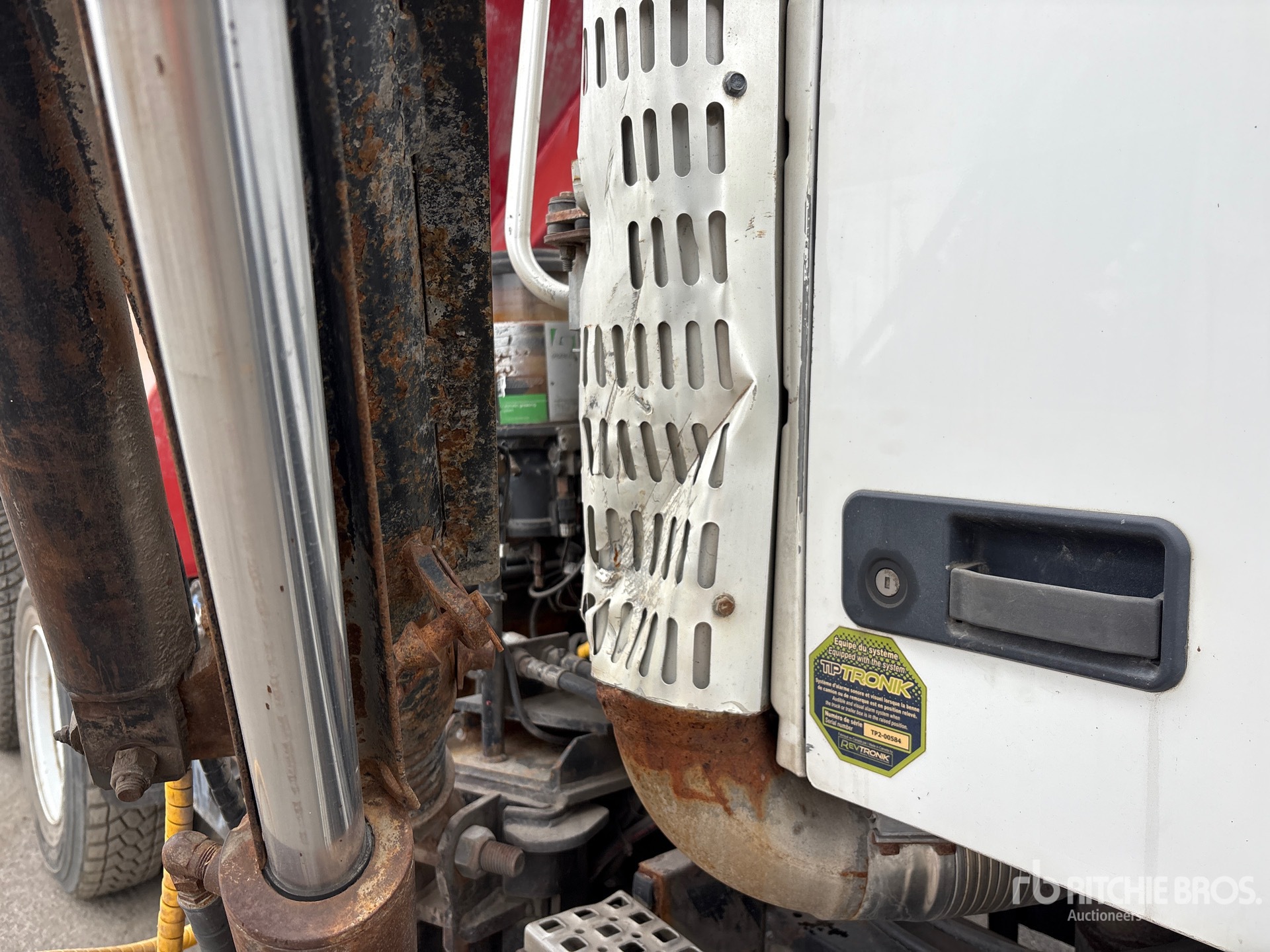 2005 Volvo VHD