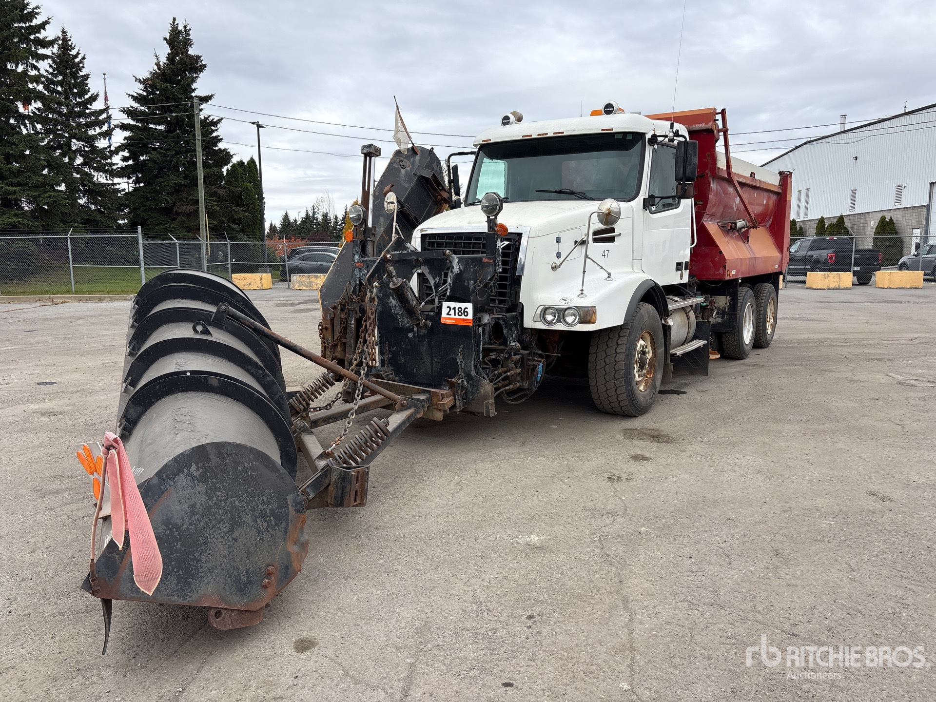 2005 Volvo VHD