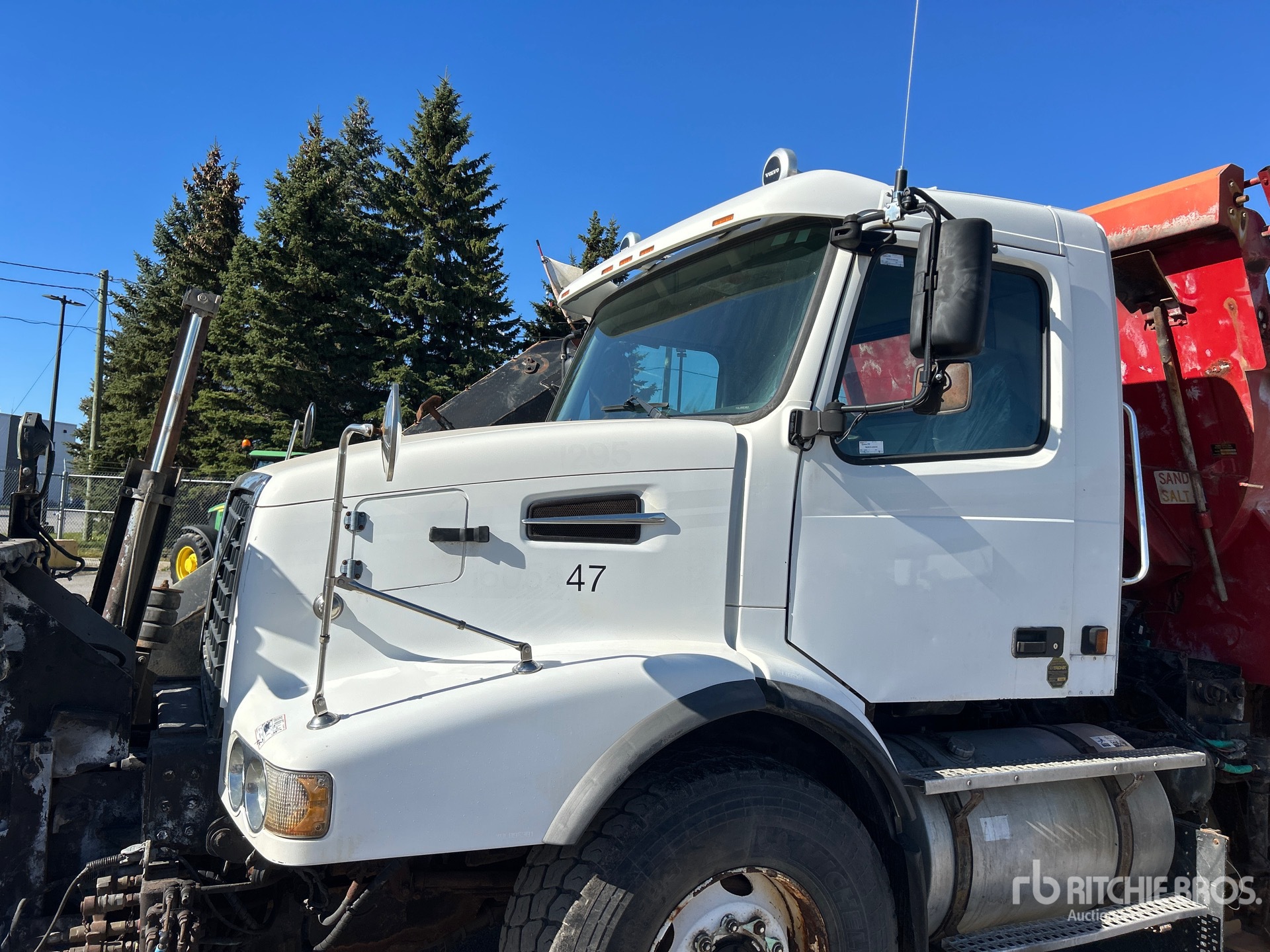 2005 Volvo VHD