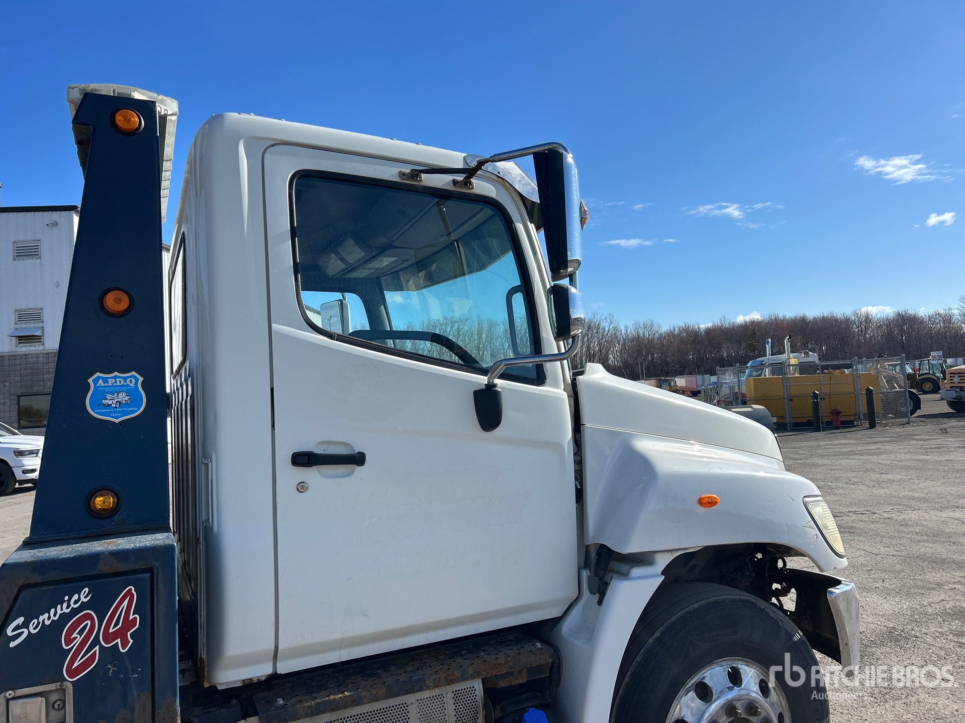 2013 Hino 338