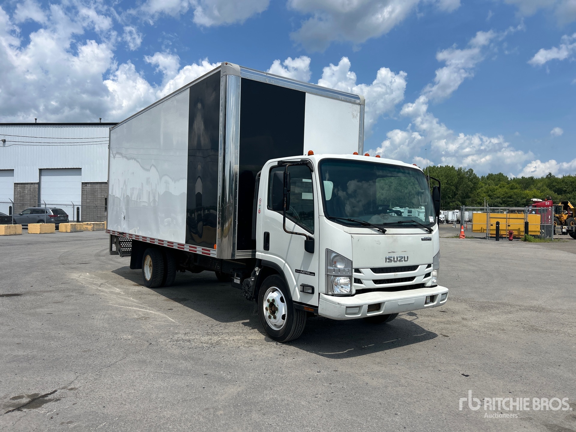 2020 Isuzu NPR EFI