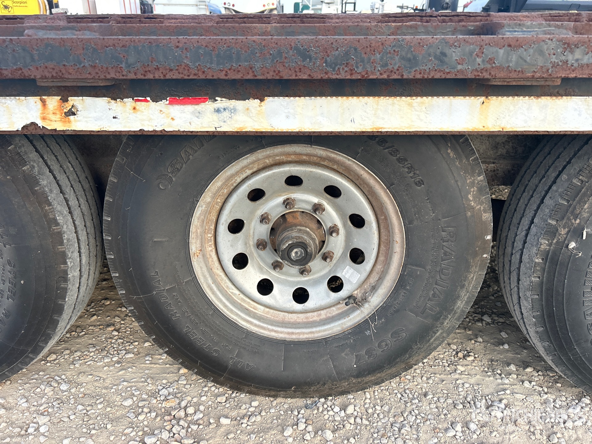 2012 Rolls Rite 48 ft Tri/A Gooseneck