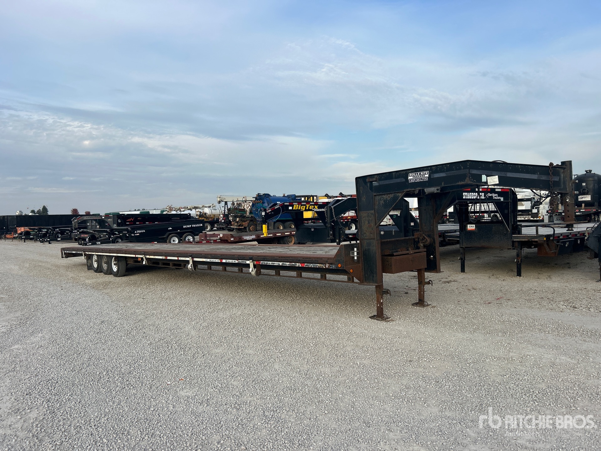 2012 Rolls Rite 48 ft Tri/A Gooseneck