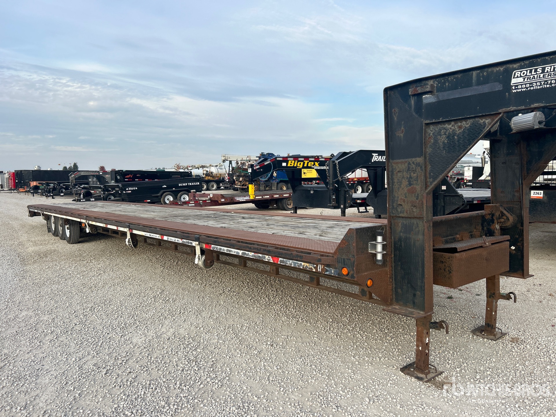 2012 Rolls Rite 48 ft Tri/A Gooseneck