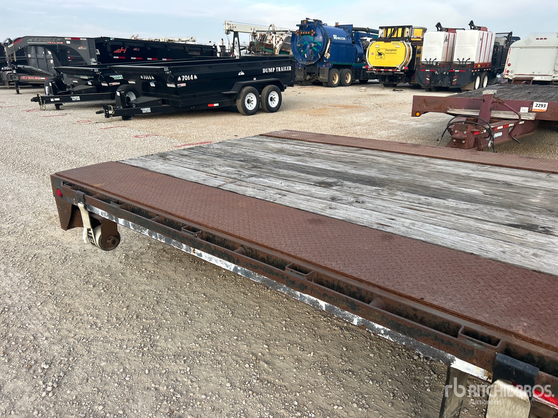 2012 Rolls Rite 48 ft Tri/A Gooseneck