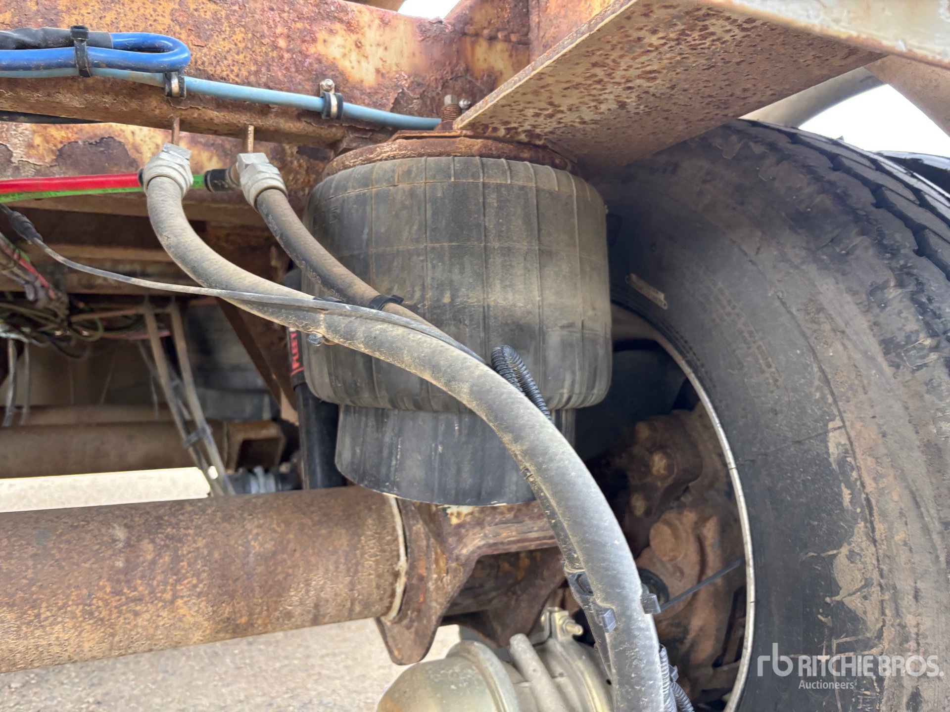 2013 Tremcar 32700 L Super B-Train Lead