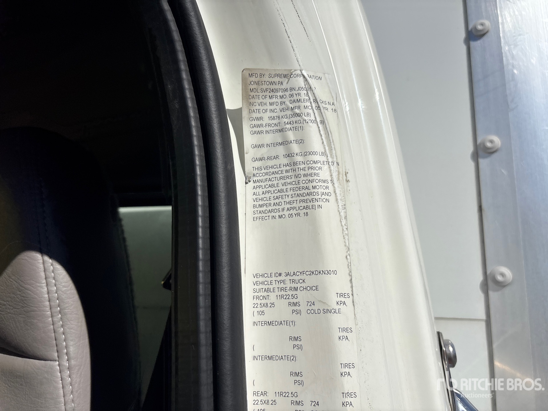 2019 Freightliner M2 106