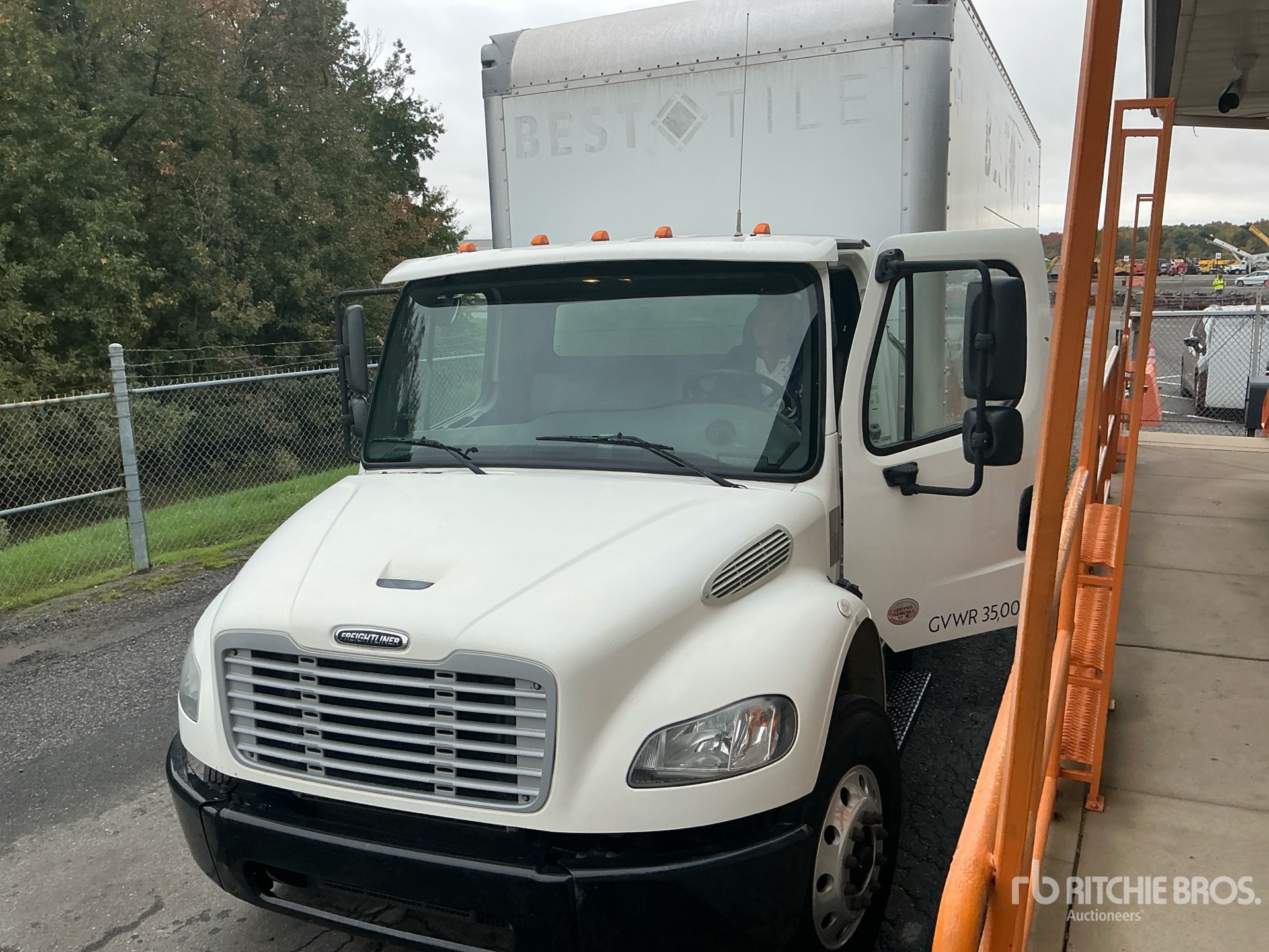 2019 Freightliner M2 106