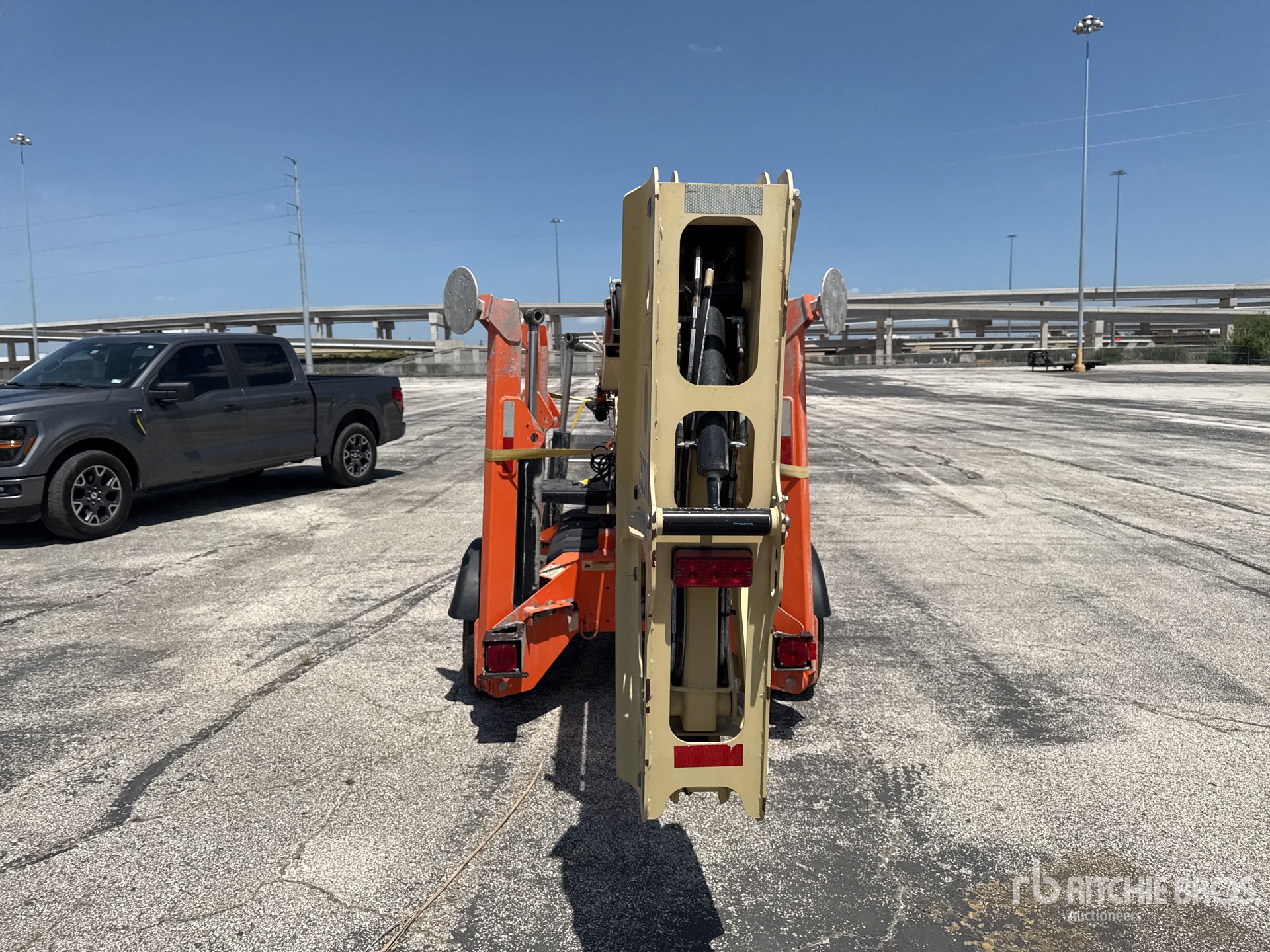 2020 JLG T500J