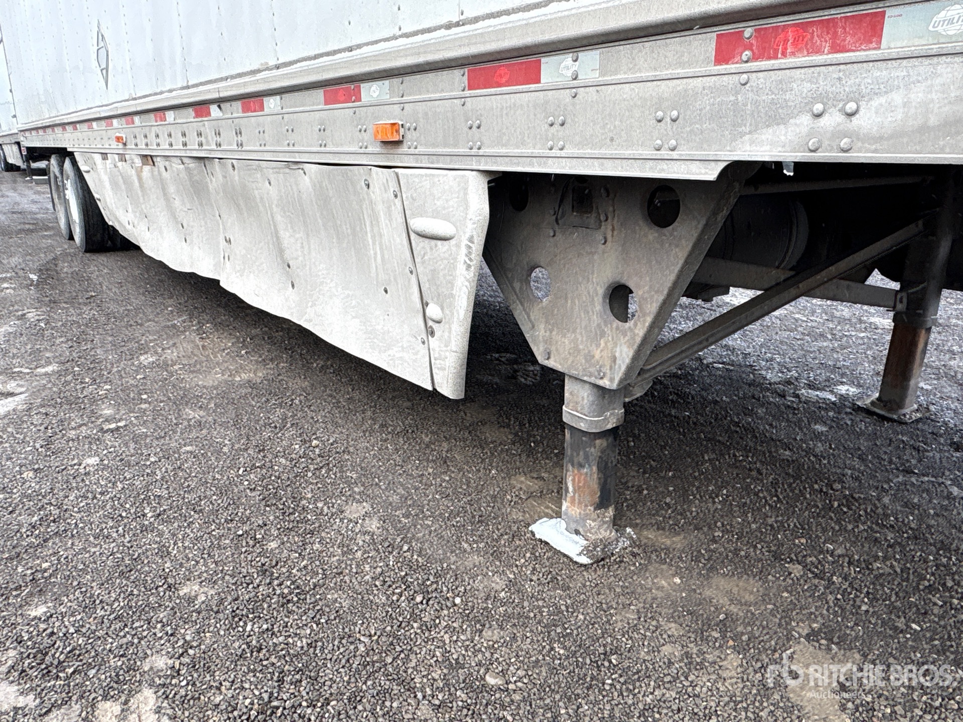 2011 Utility 53 ft x 102 in T/A