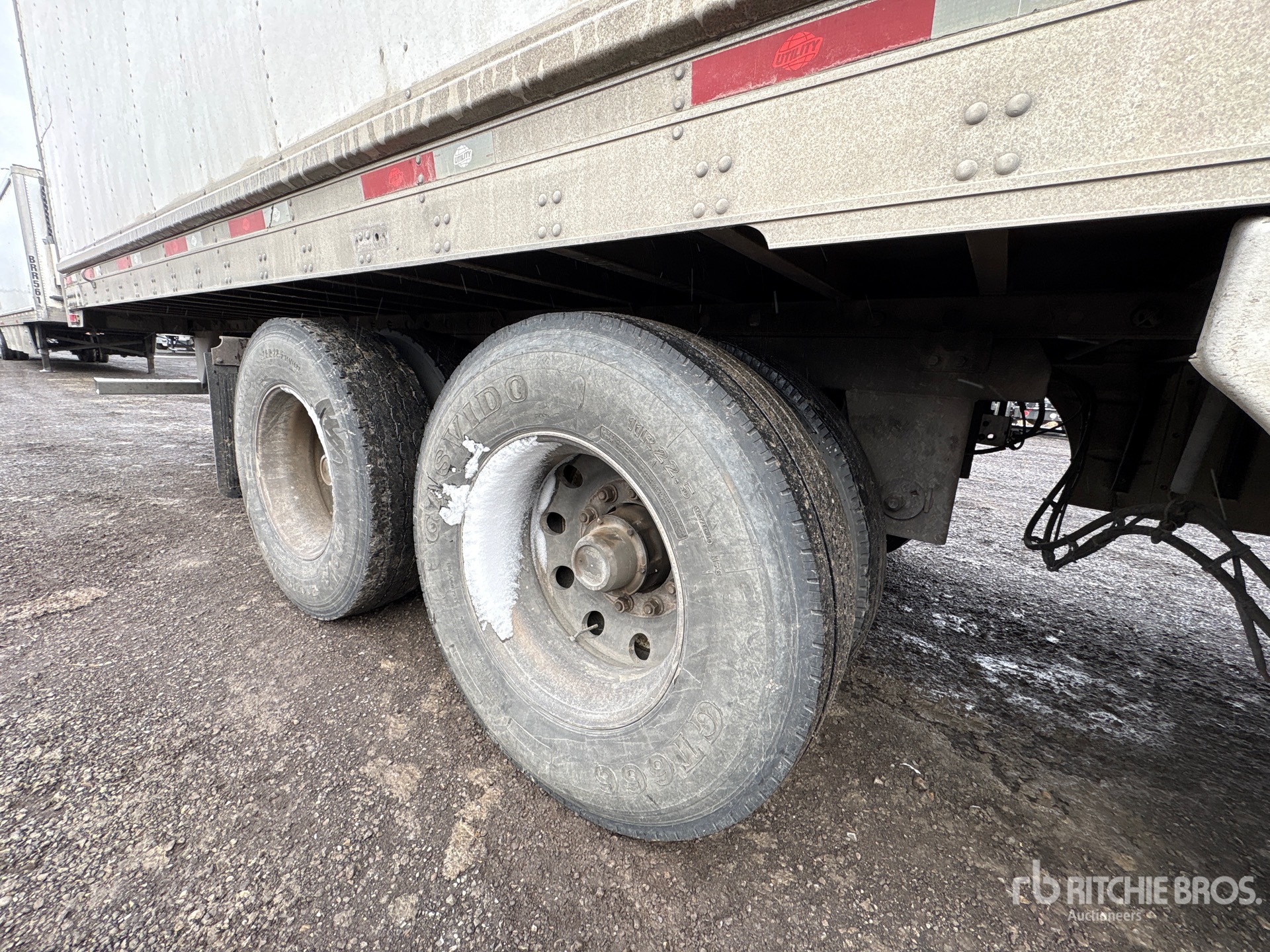 2011 Utility 53 ft x 102 in T/A