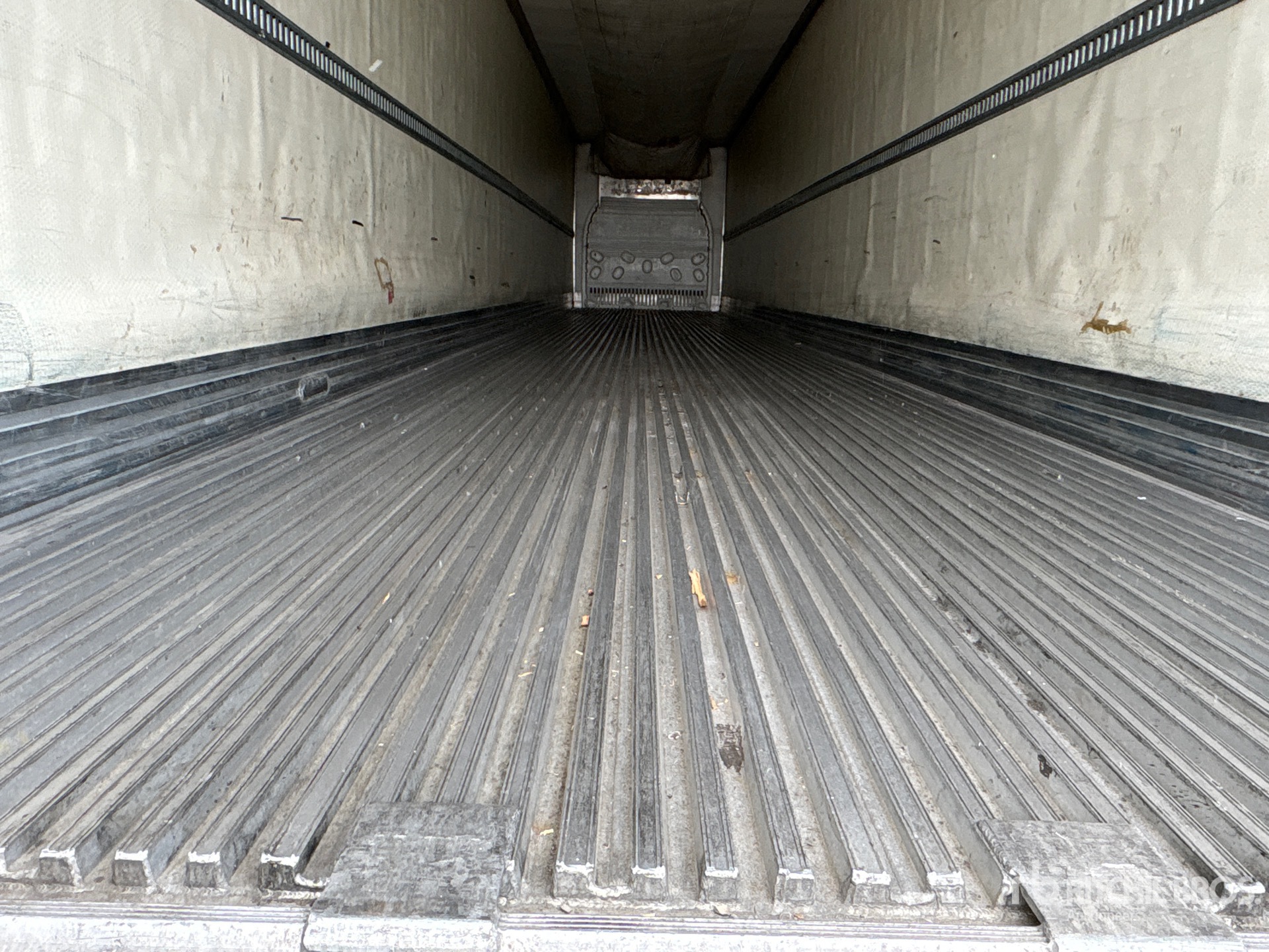 2011 Utility 53 ft x 102 in T/A
