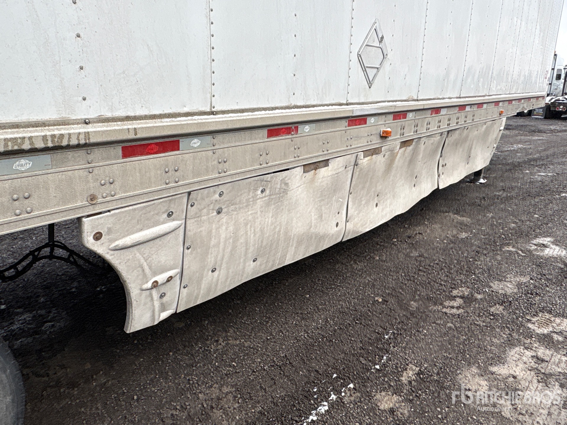 2011 Utility 53 ft x 102 in T/A