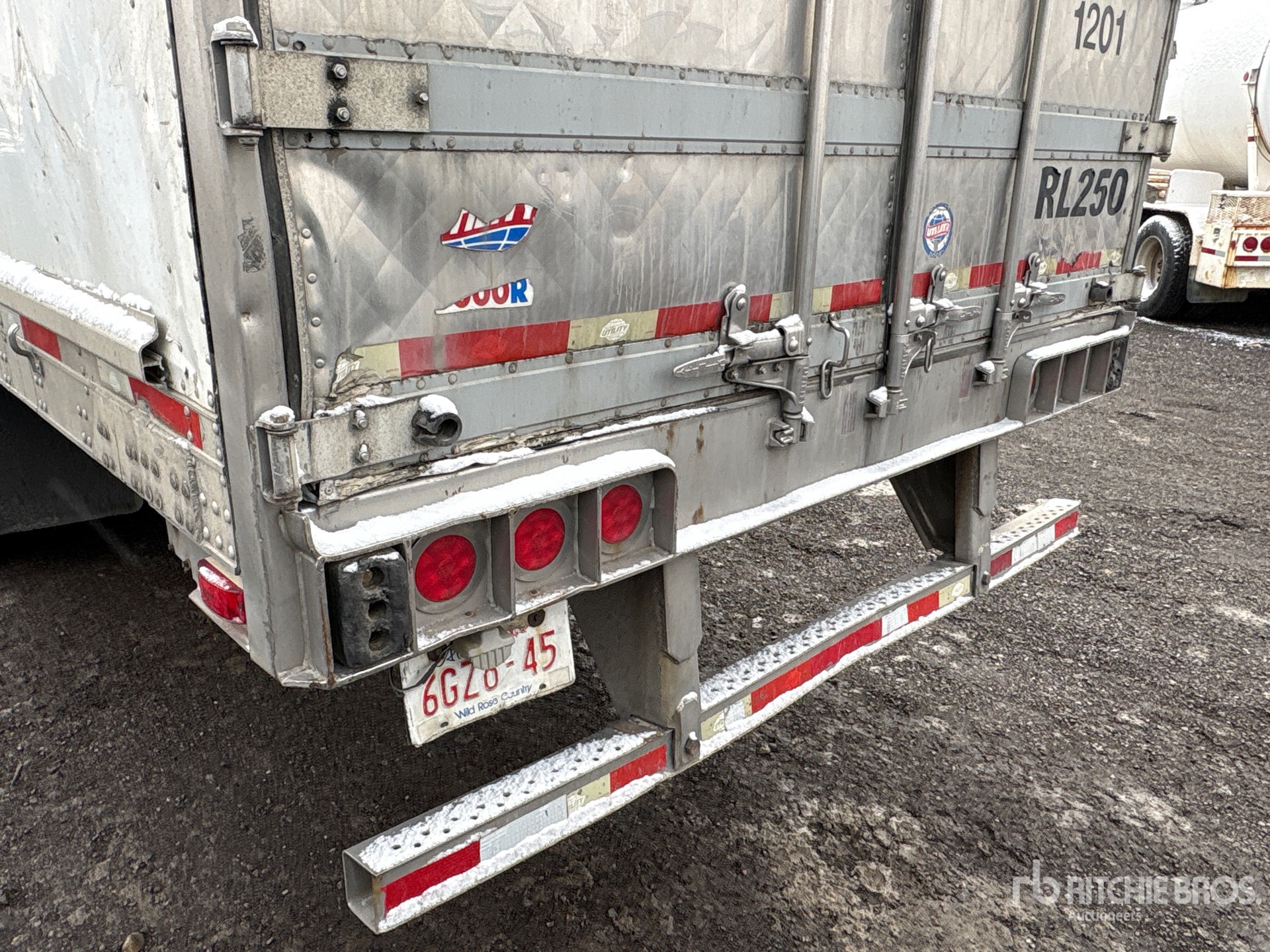 2011 Utility 53 ft x 102 in T/A