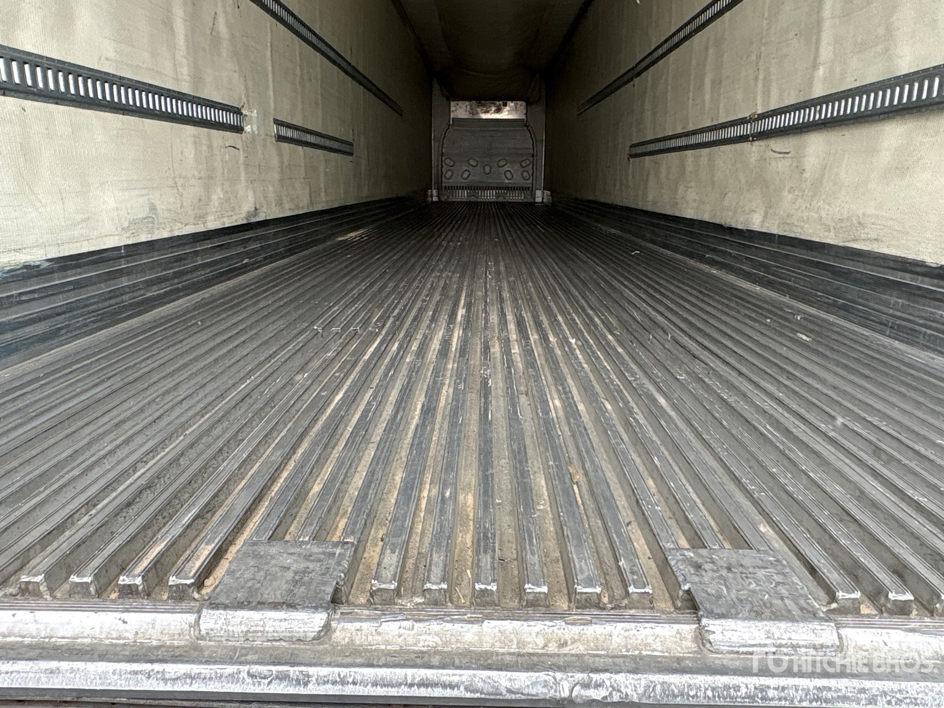 2011 Utility 53 ft x 102 in T/A