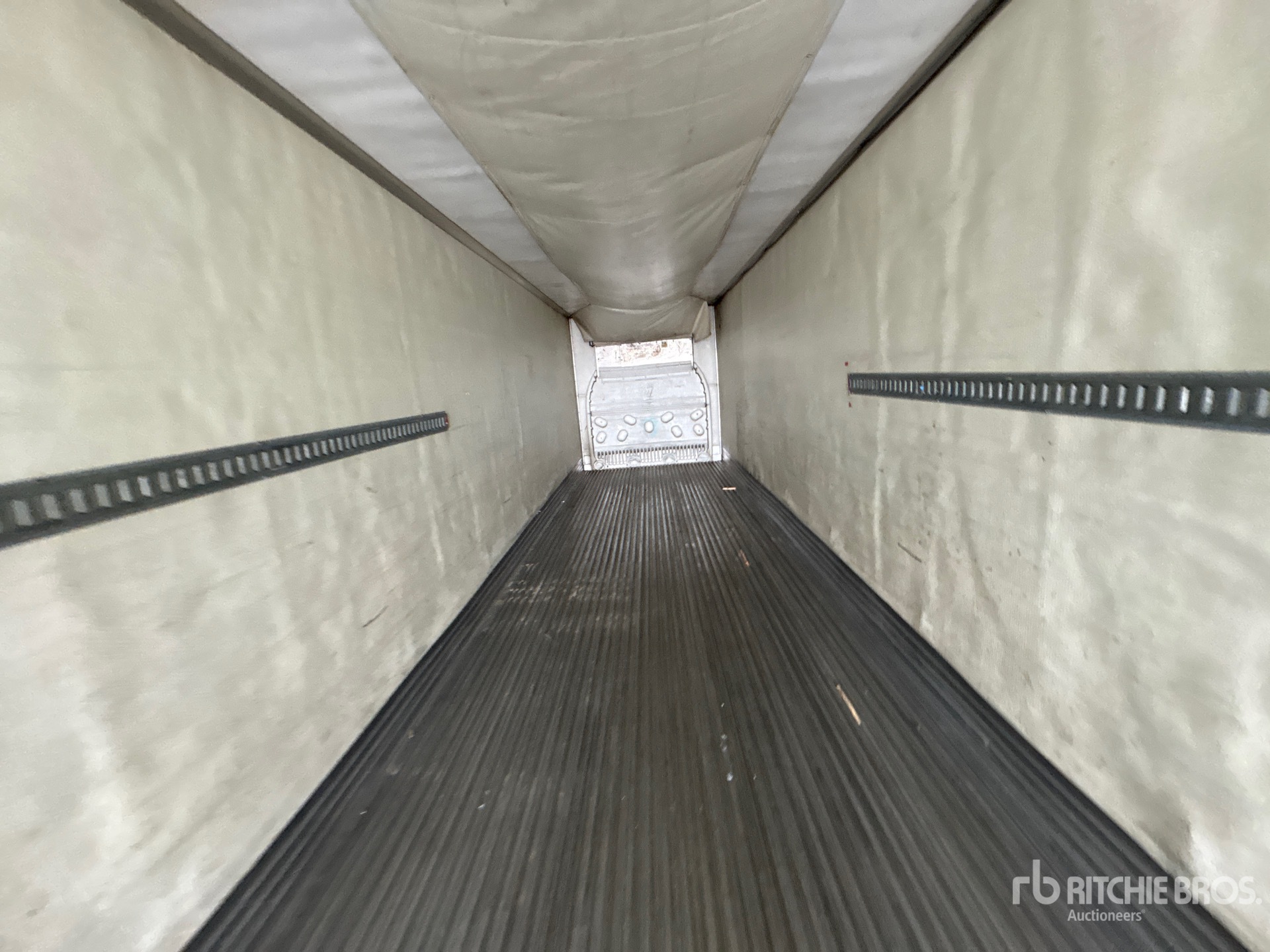 2011 Utility 53 ft x 102 in T/A