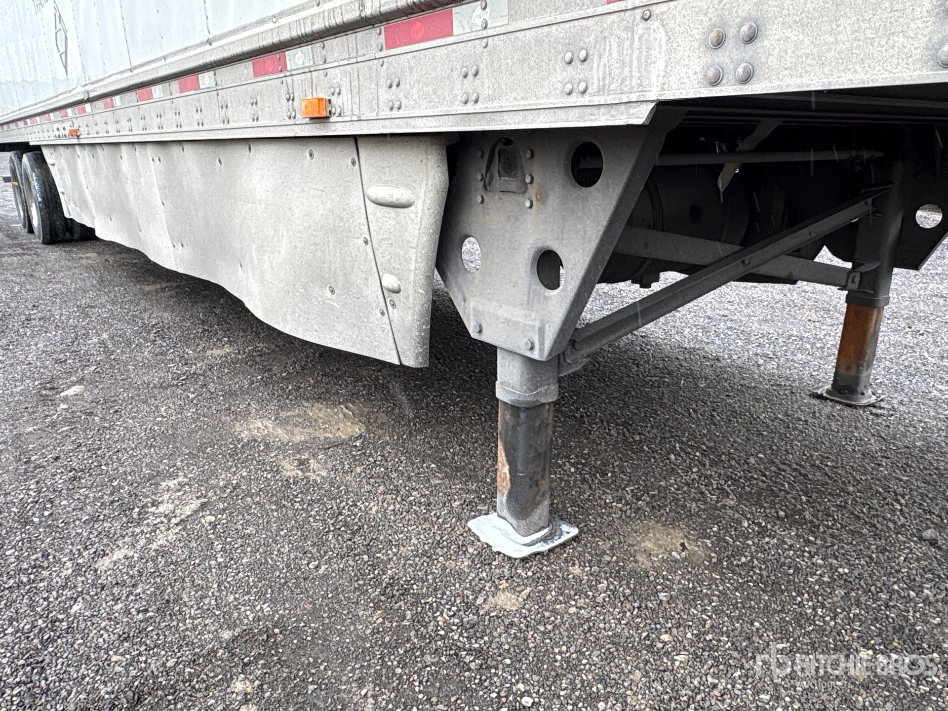 2011 Utility 53 ft x 102 in T/A