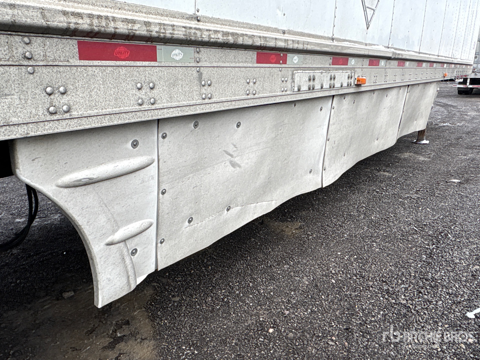 2011 Utility 53 ft x 102 in T/A