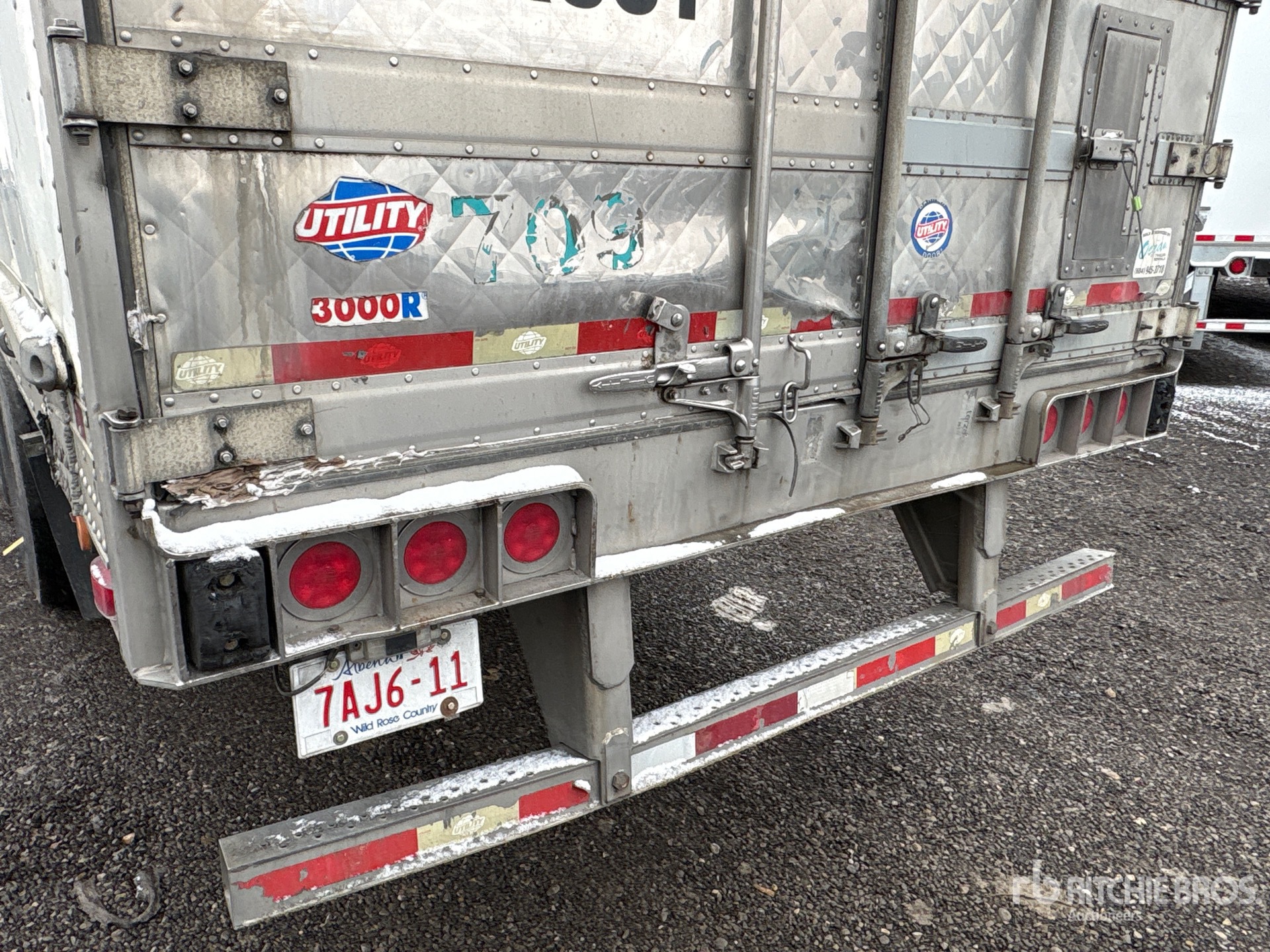 2011 Utility 53 ft x 102 in T/A