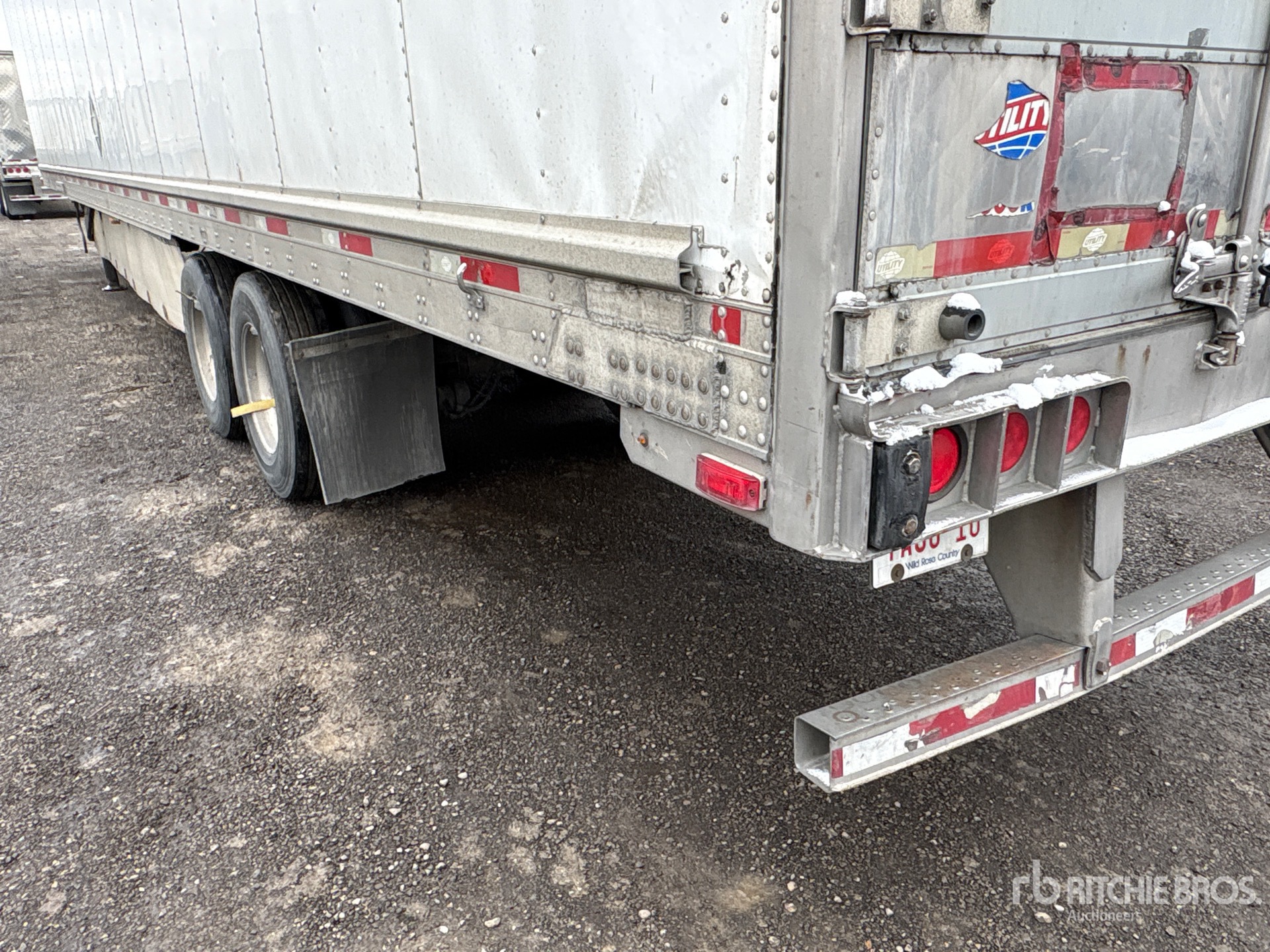 2011 Utility 53 ft x 102 in T/A