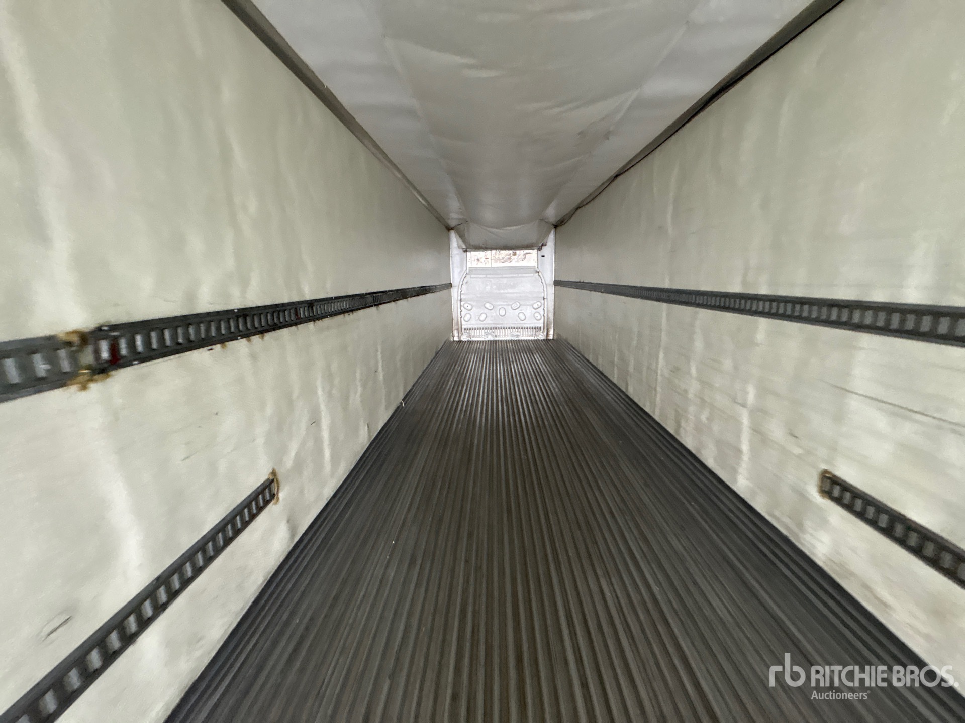 2011 Utility 53 ft x 102 in T/A