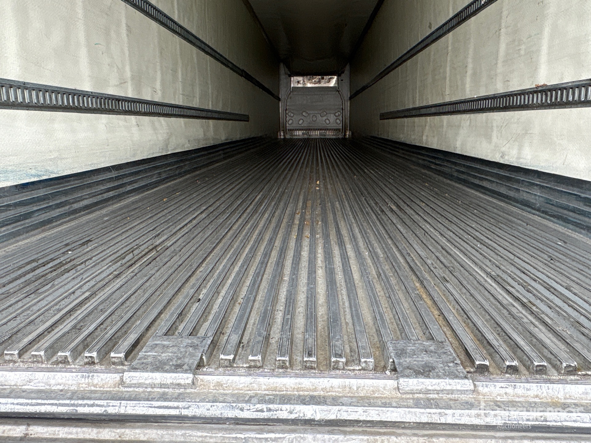 2011 Utility 53 ft x 102 in T/A
